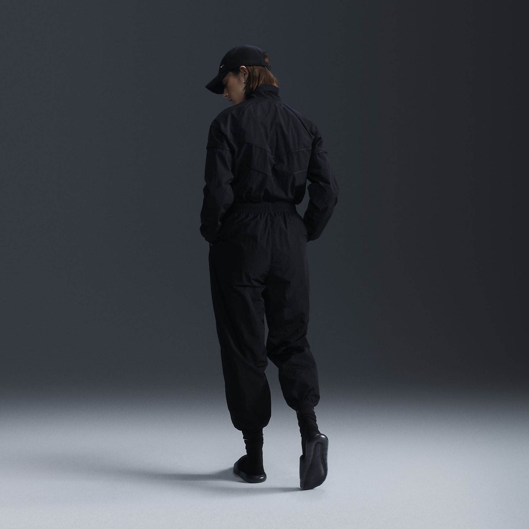 Nike Windrunner Women's Loose UV Woven Full-Zip Jacket