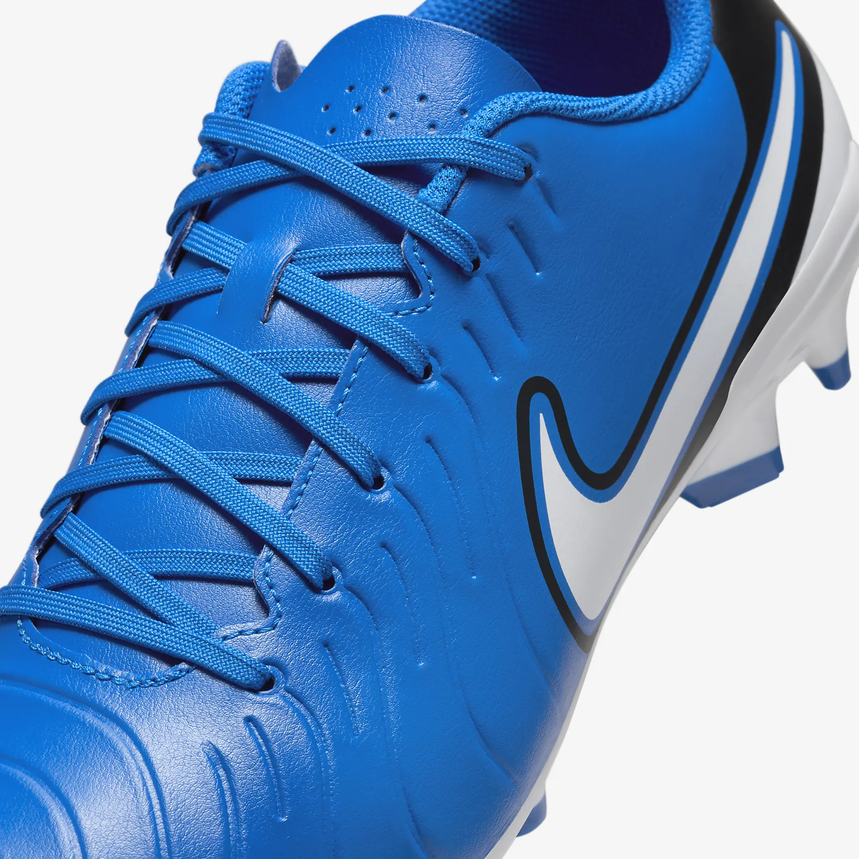 Nike Tiempo Legend 10 Club Multi-Ground Low-Top Soccer Cleats