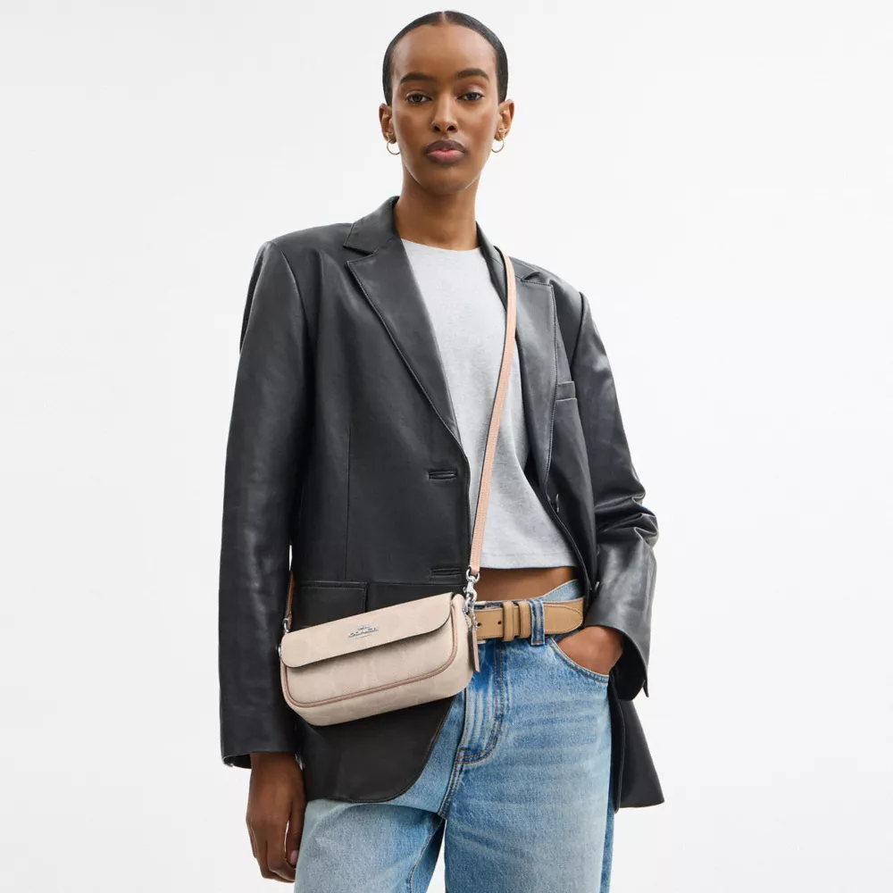 Сумка COACH Hailey Flap Bag In Signature Canvas