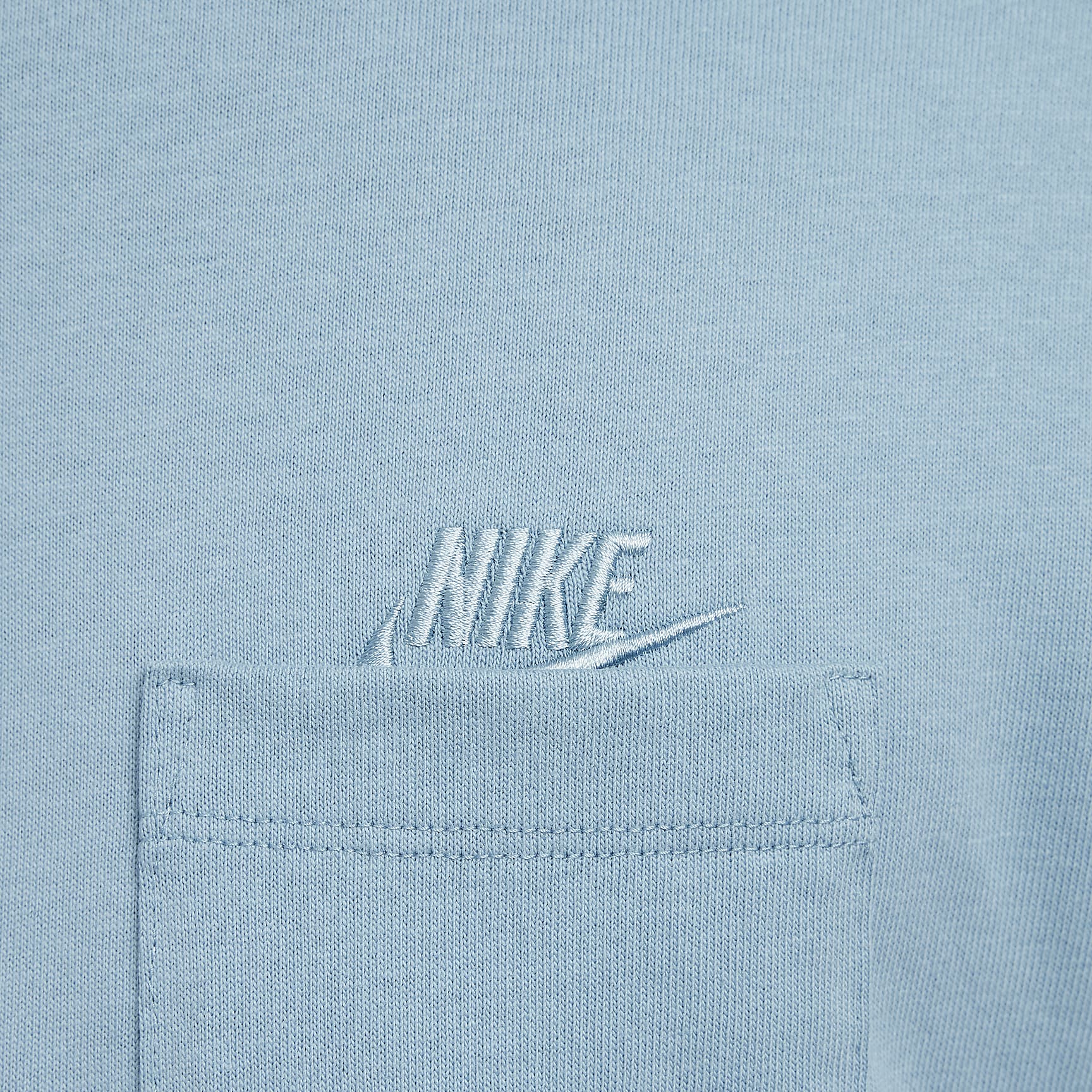Nike Sportswear Premium Essentials Men's Long-Sleeve Pocket T-Shirt