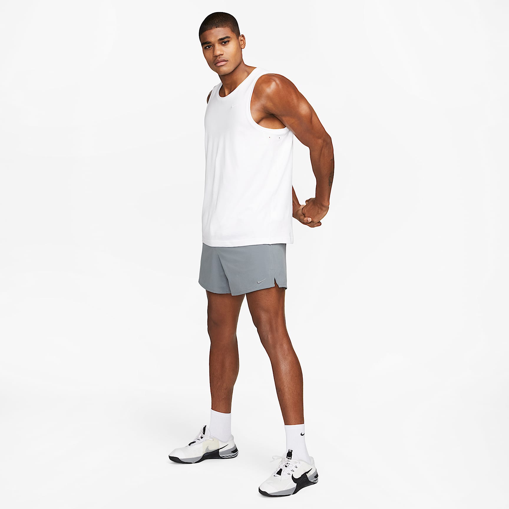 Nike Primary Men's Dri-FIT Versatile Tank