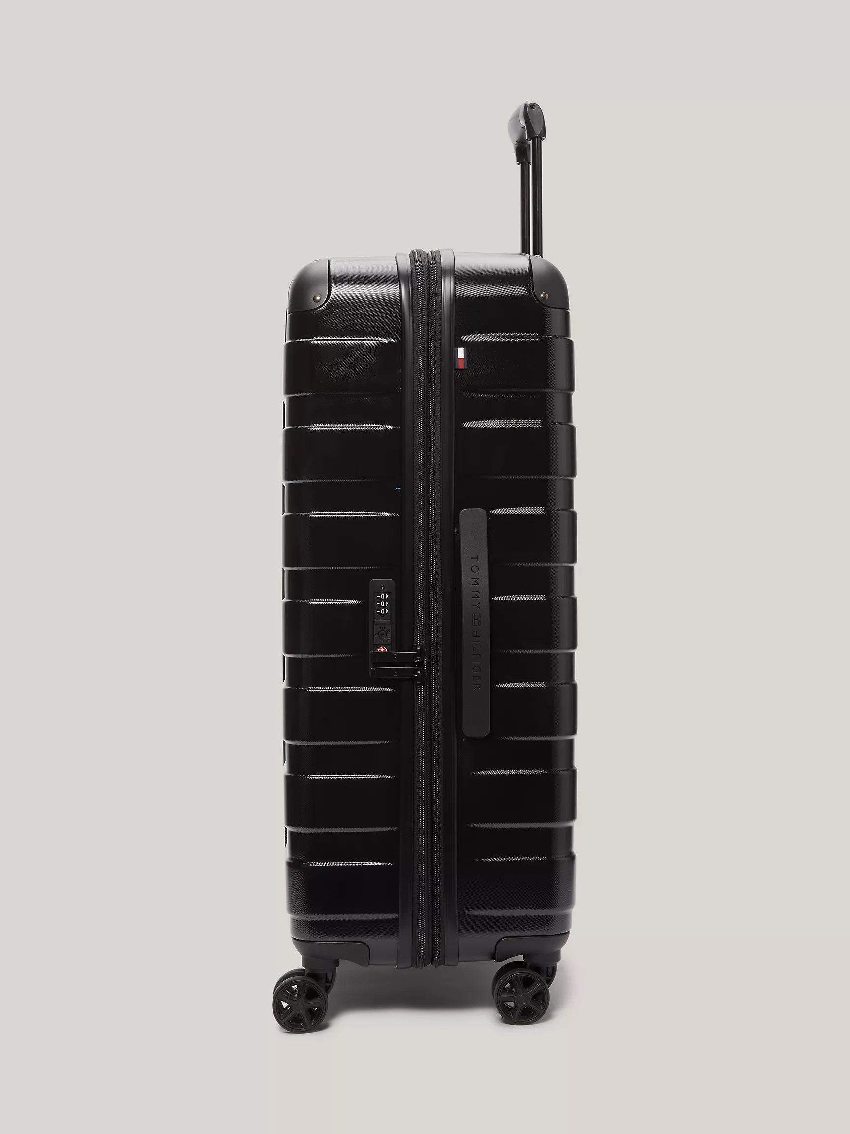 Чемодан Томми Хилфигер, Жесткий чемодан на колесах (28 дюймов)
