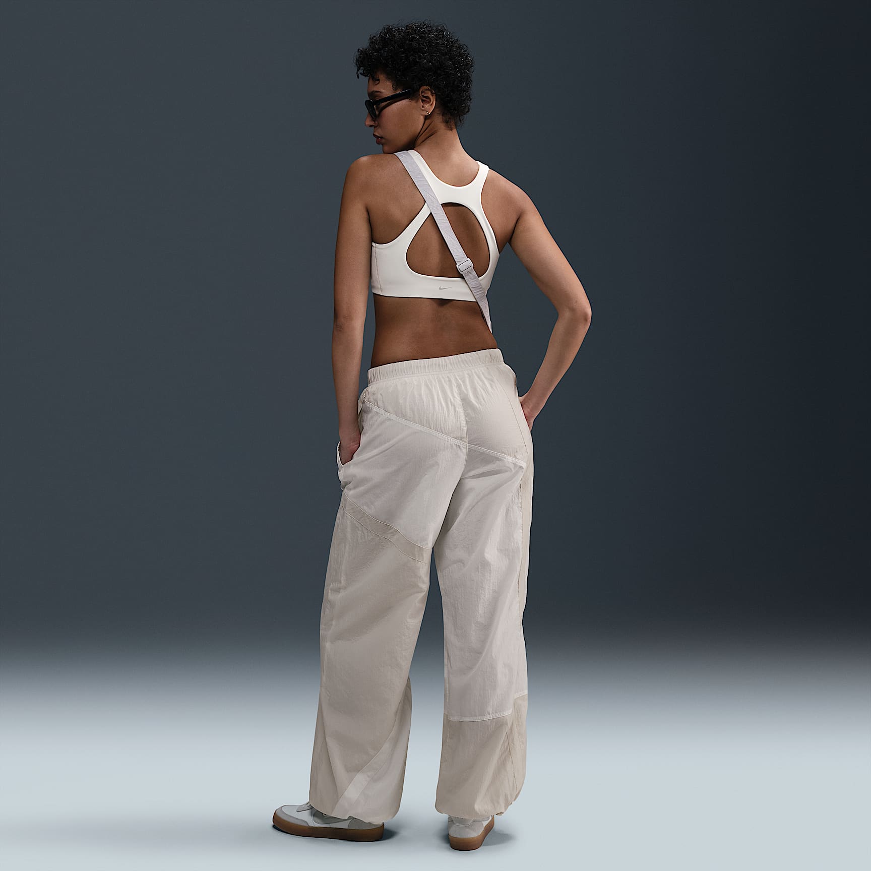 Nike Sportswear Women's Mid-Rise Loose Woven Open-Hem Pants