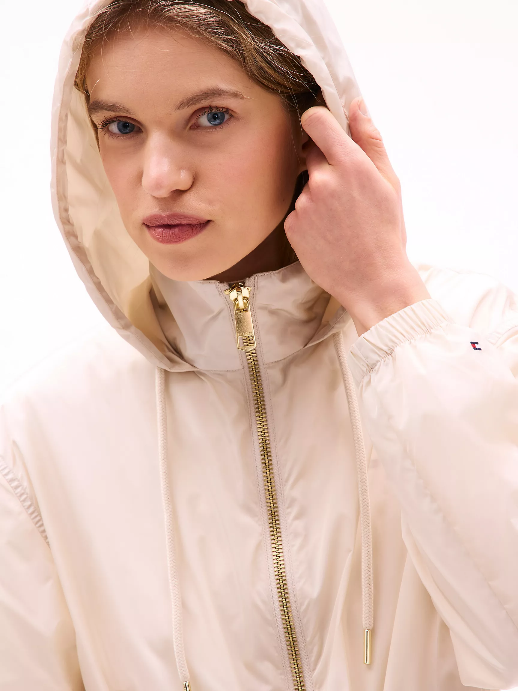 Женская куртка Tommy Hilfiger, Ветровка с капюшоном и водоотталкивающим покрытием