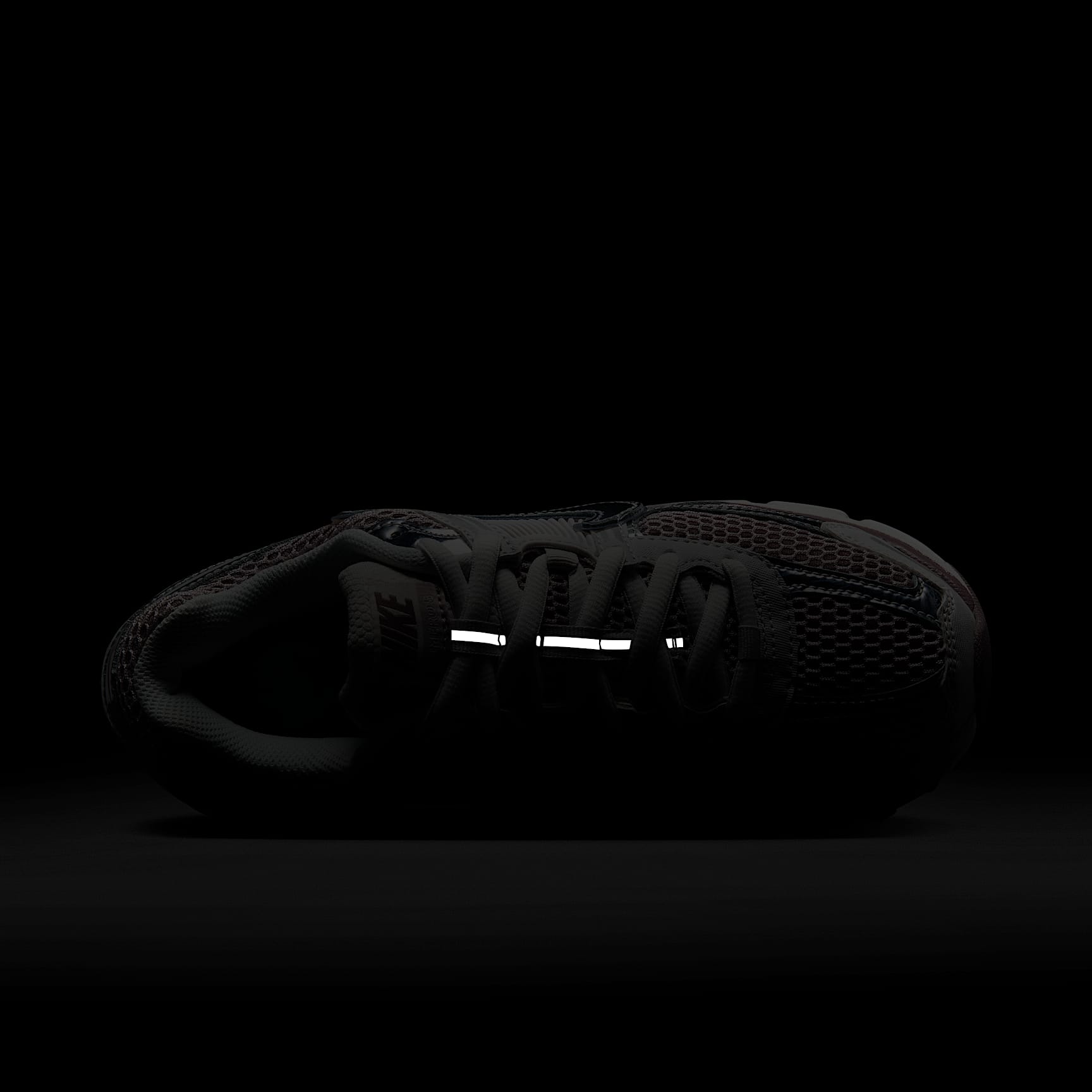 Nike Zoom Vomero 5 Women's Shoes