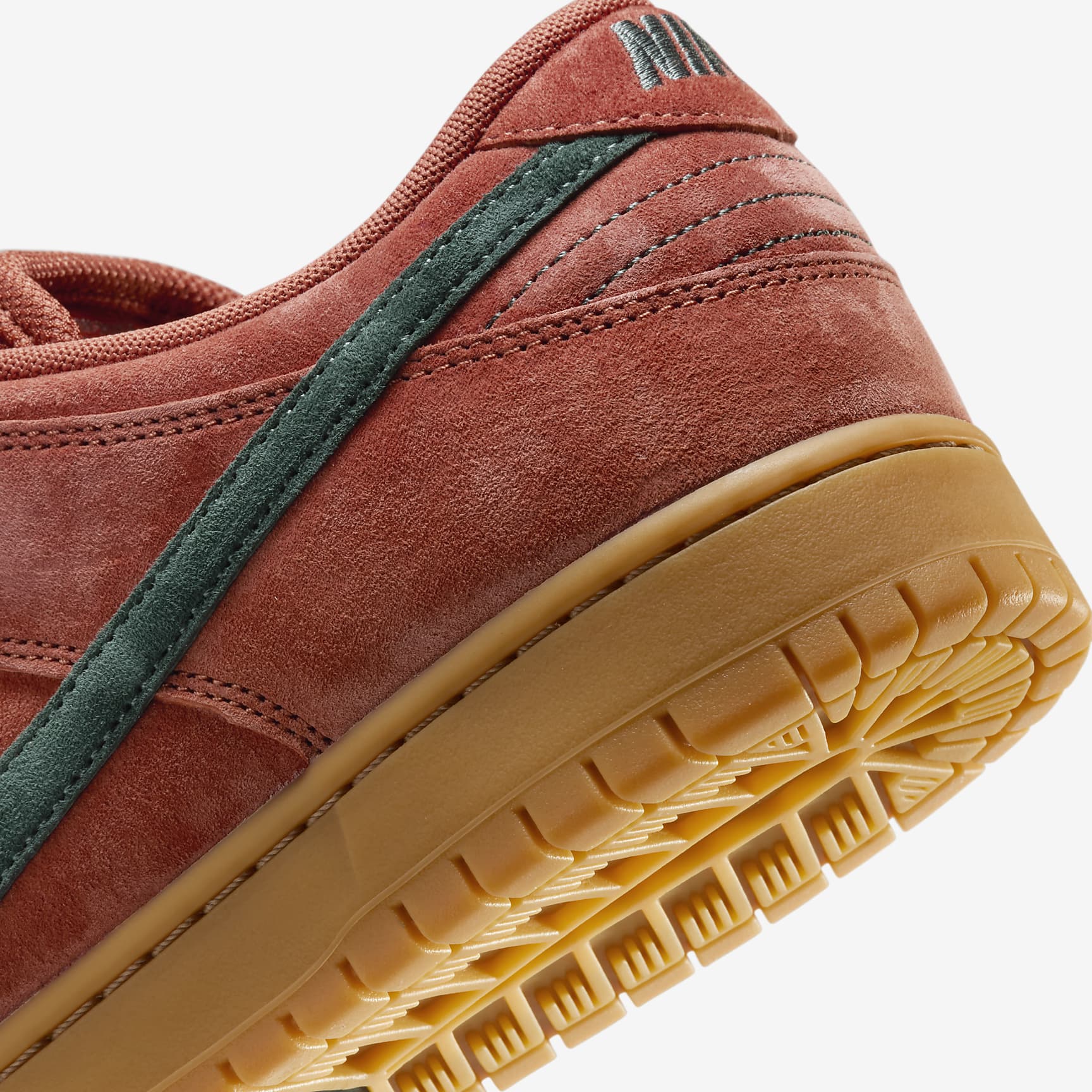 Nike SB Dunk Low Pro Skate Shoes