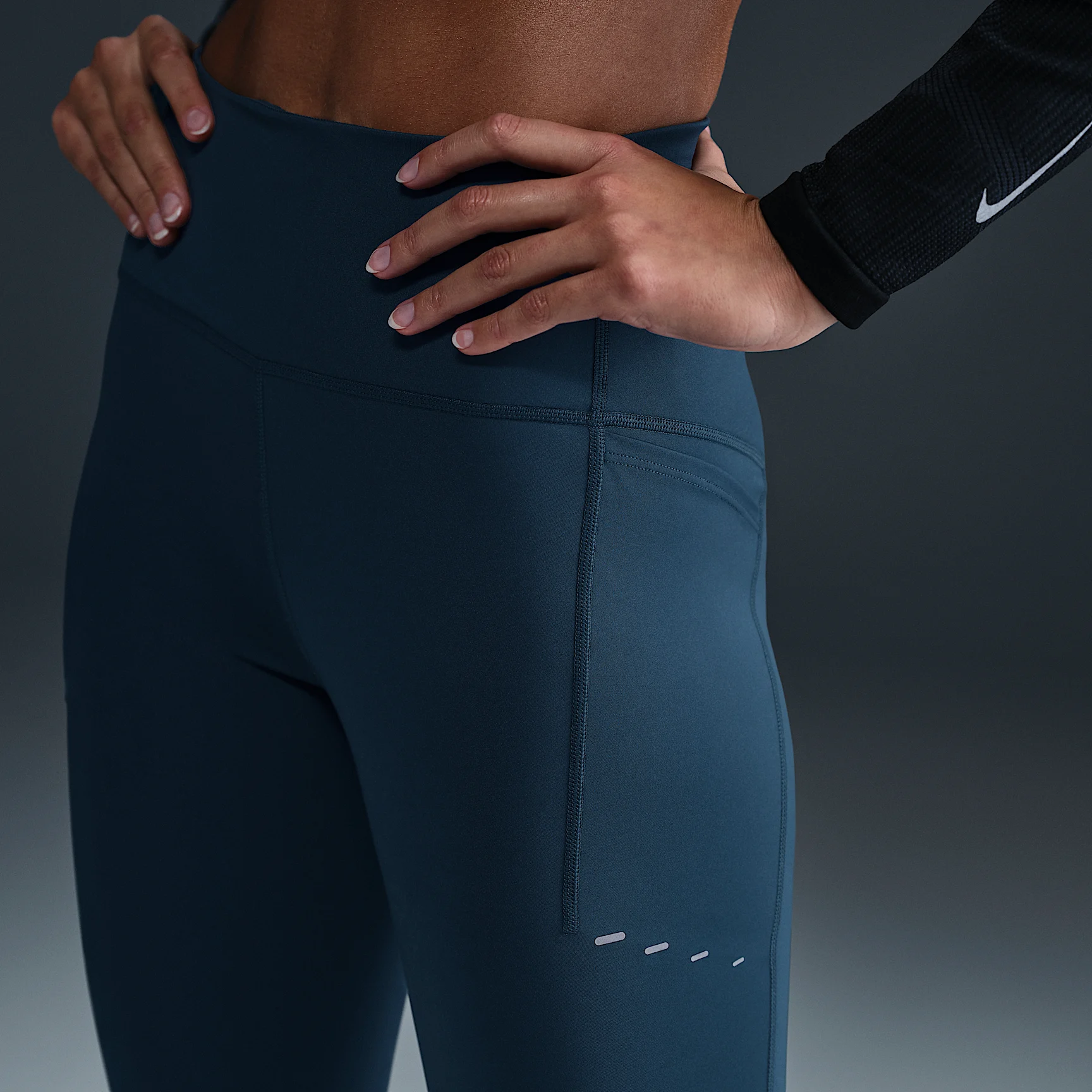 Nike Swift Women's High-Waisted 7/8 Running Leggings with Pockets