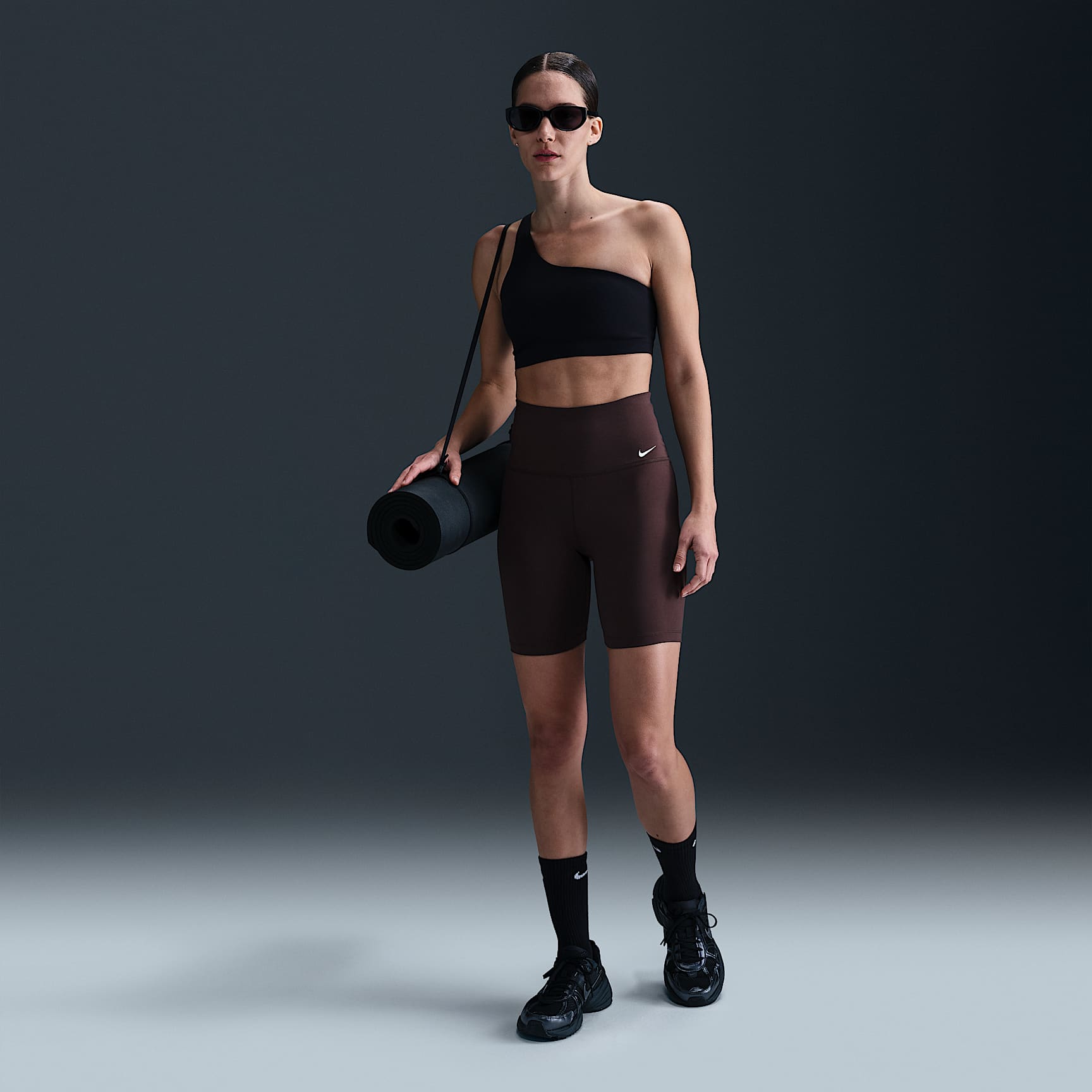 Nike Zenvy Asymmetrical Women's Light-Support Padded Sports Bra