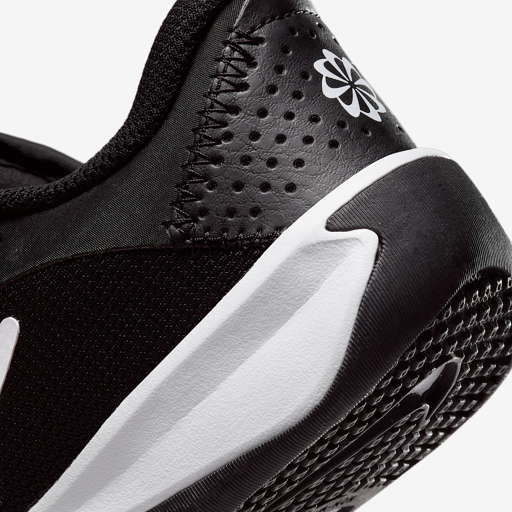 Nike Omni Multi-Court Little Kids' Shoes