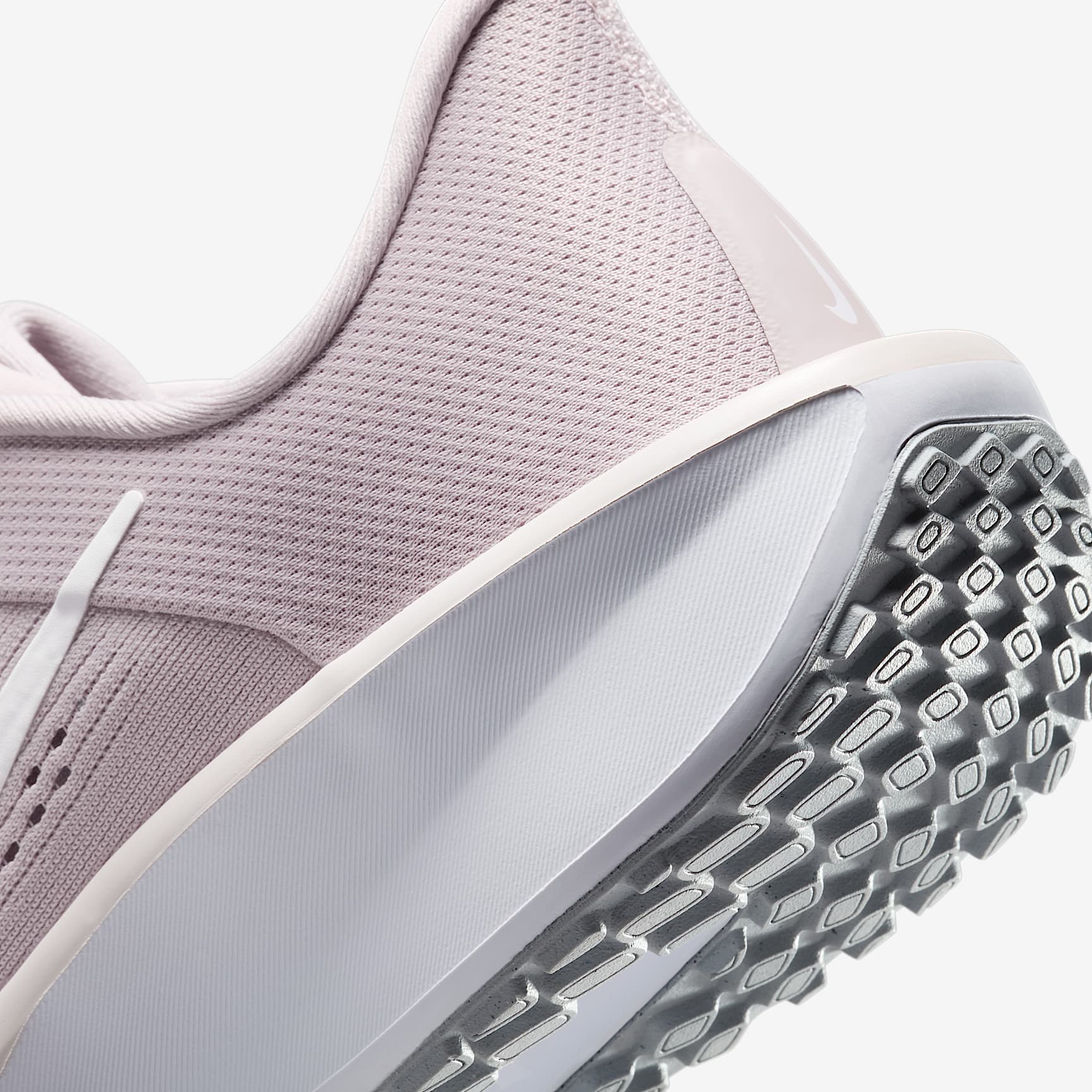 Nike Quest 6 Women's Road Running Shoes