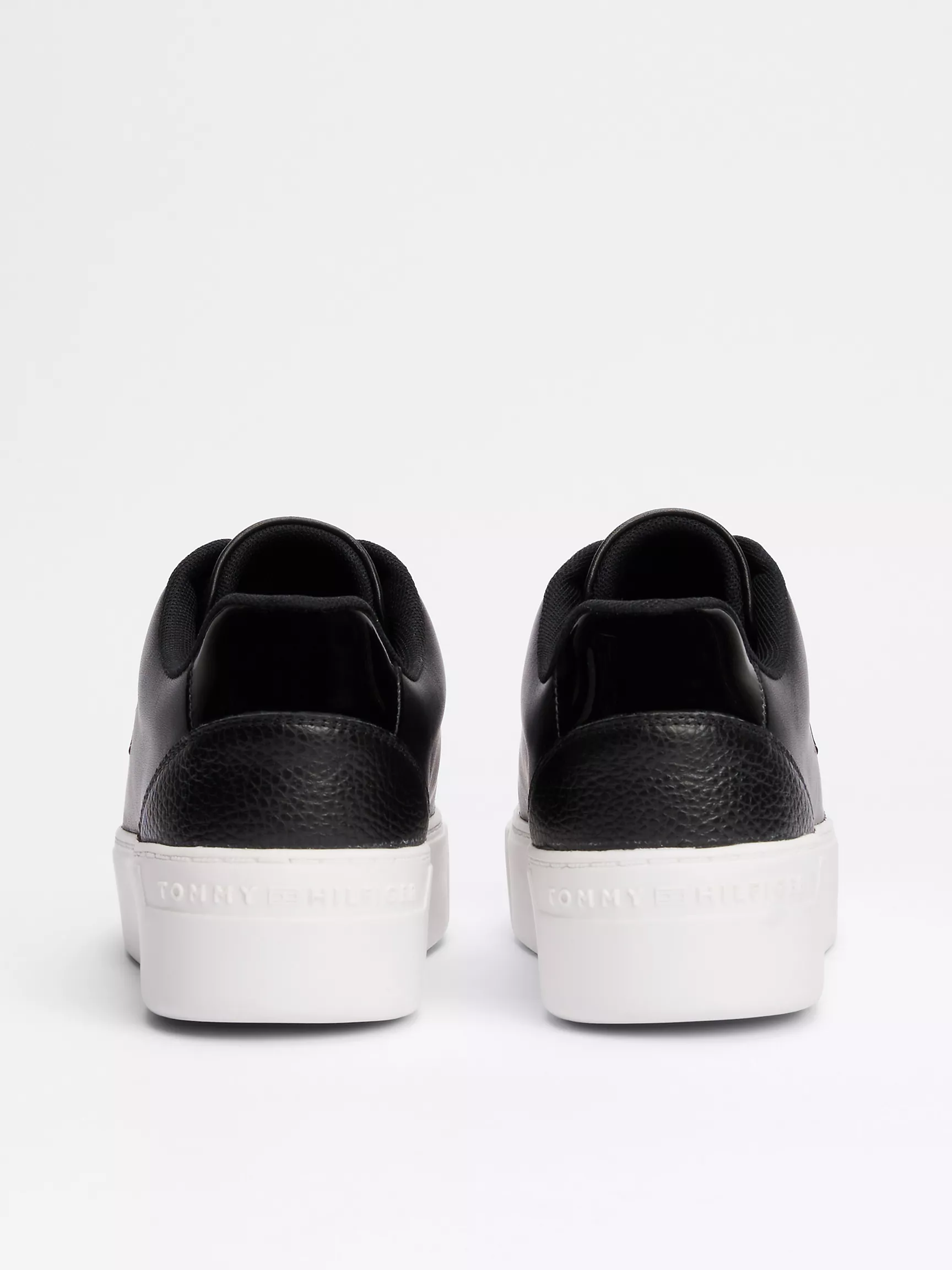 Женские кроссовки Tommy Hilfiger, Кожаные кеды на платформе с монограммным узором