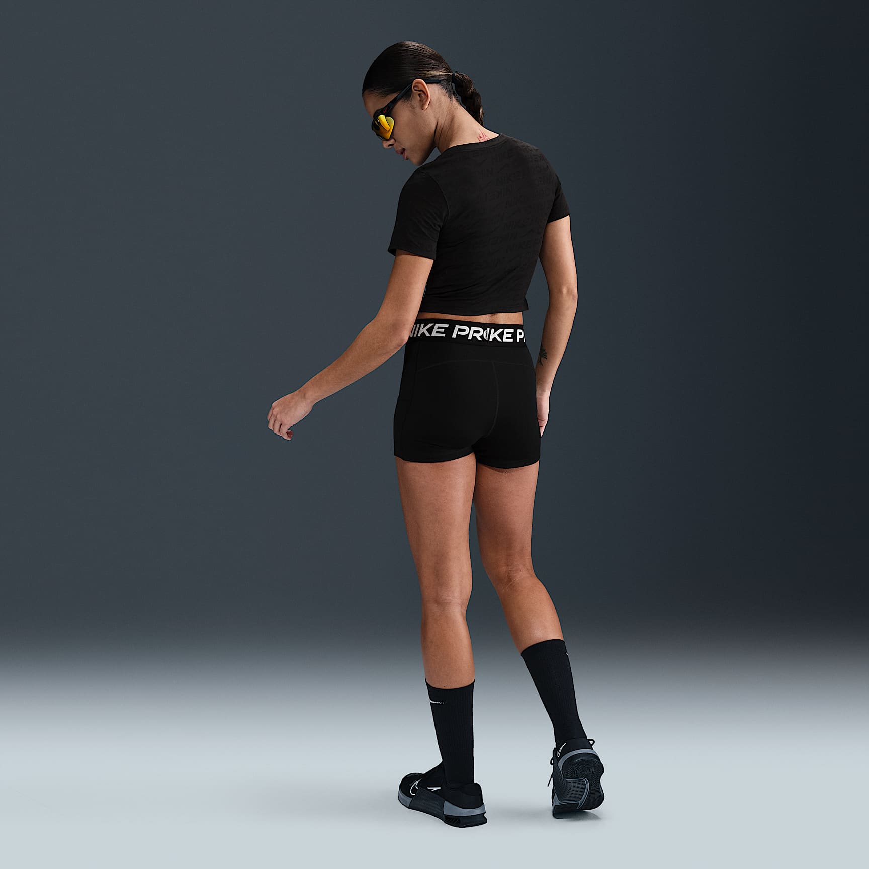 Nike Pro Women's Dri-FIT Short-Sleeve Cropped Jacquard Top