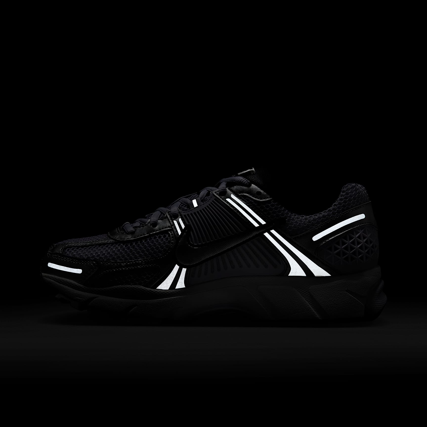 Nike Zoom Vomero 5 Women's Shoes