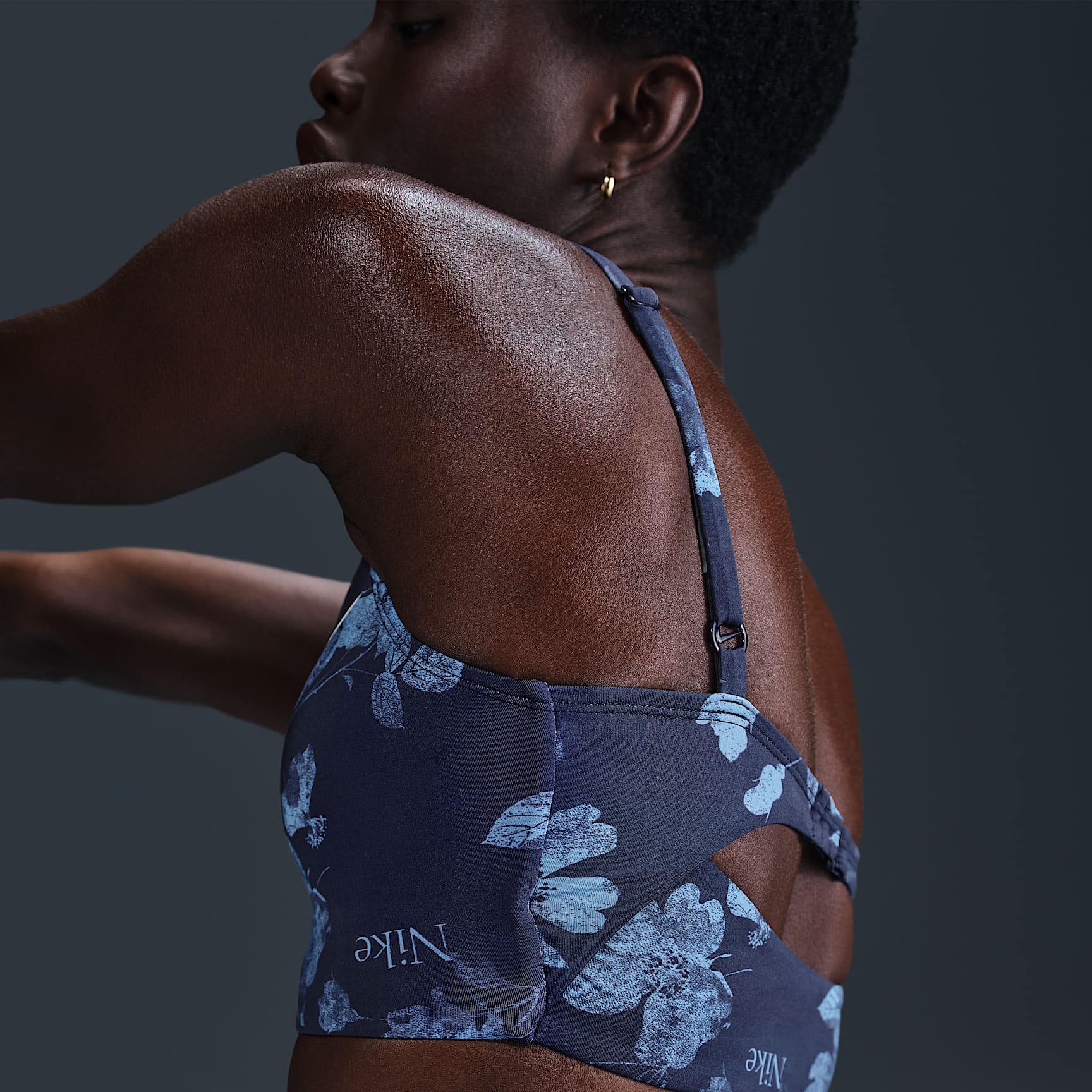 Nike Swim Women's V-Neck Midkini