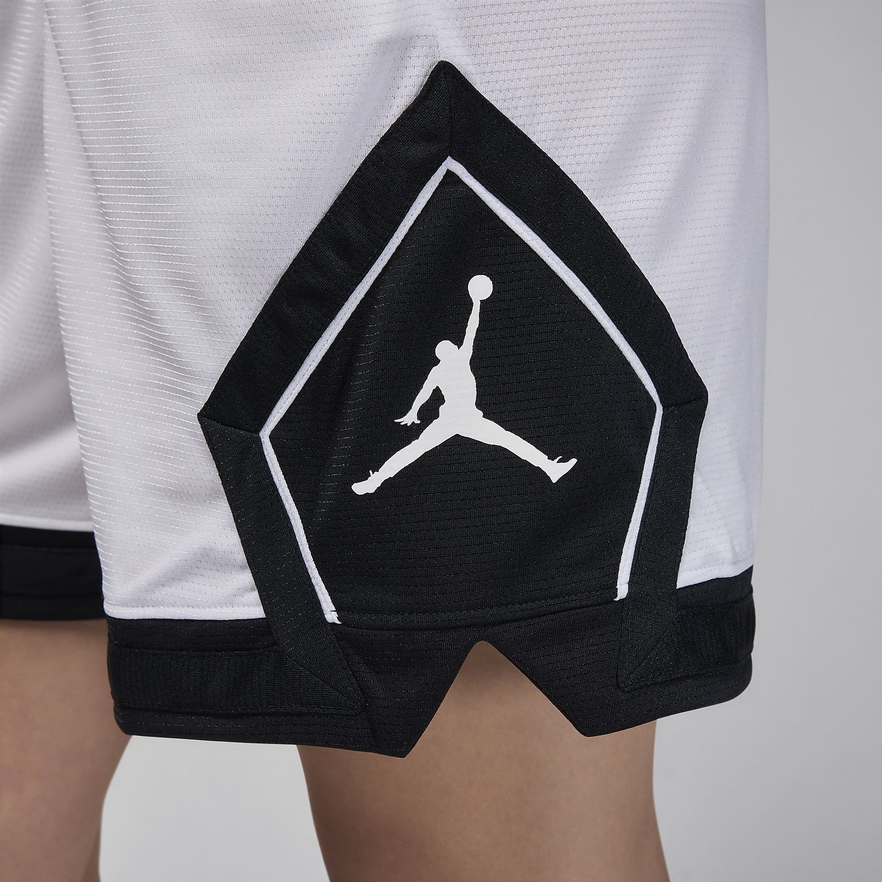 Jordan Sport Women's 4" Diamond Shorts