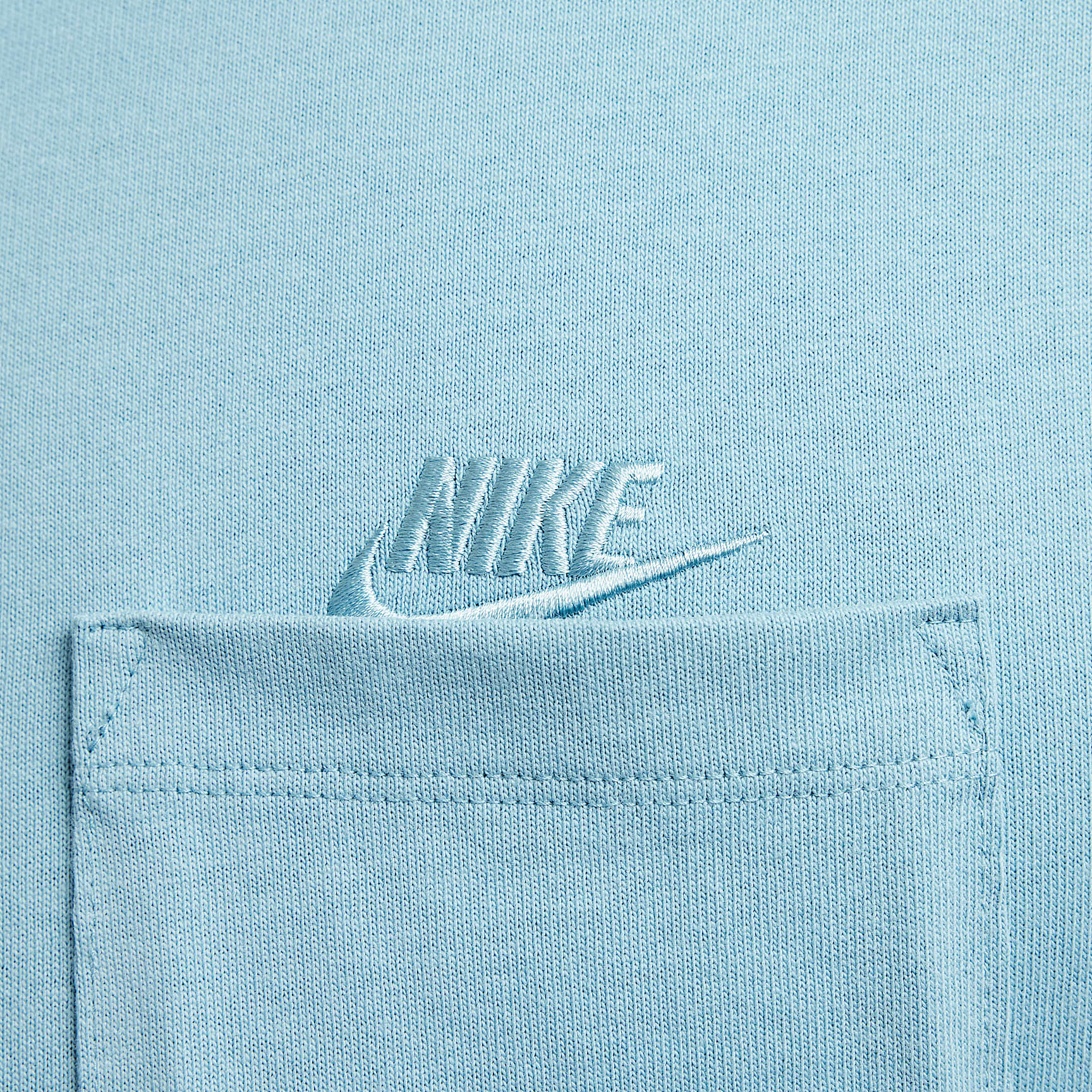 Nike Sportswear Premium Essentials Men's Long-Sleeve Pocket T-Shirt