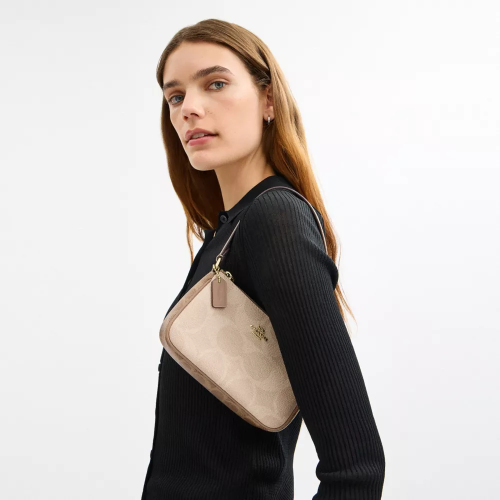 Сумка COACH Nolita 19 In Blocked Signature Canvas