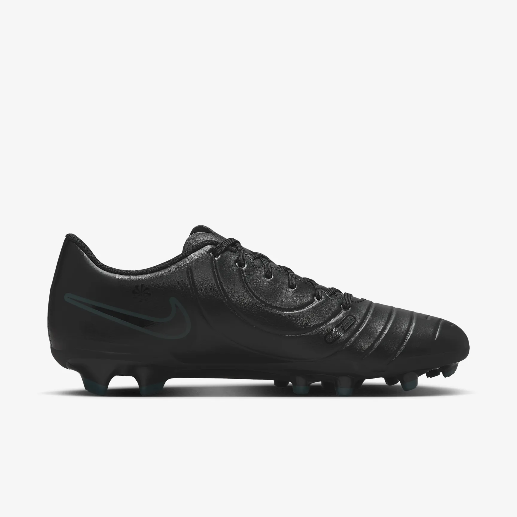 Nike Tiempo Legend 10 Club Multi-Ground Low-Top Soccer Cleats