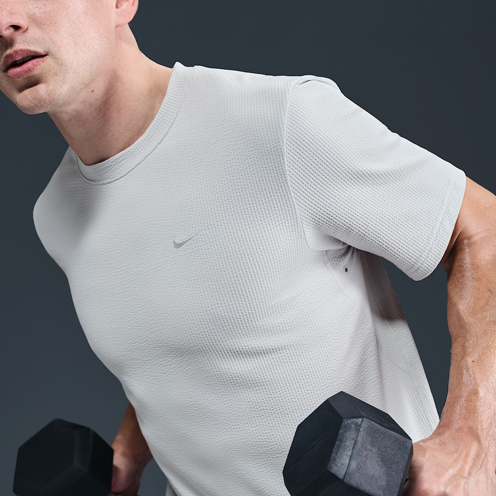 Nike Primary Men's Dri-FIT Short-Sleeve Versatile Top