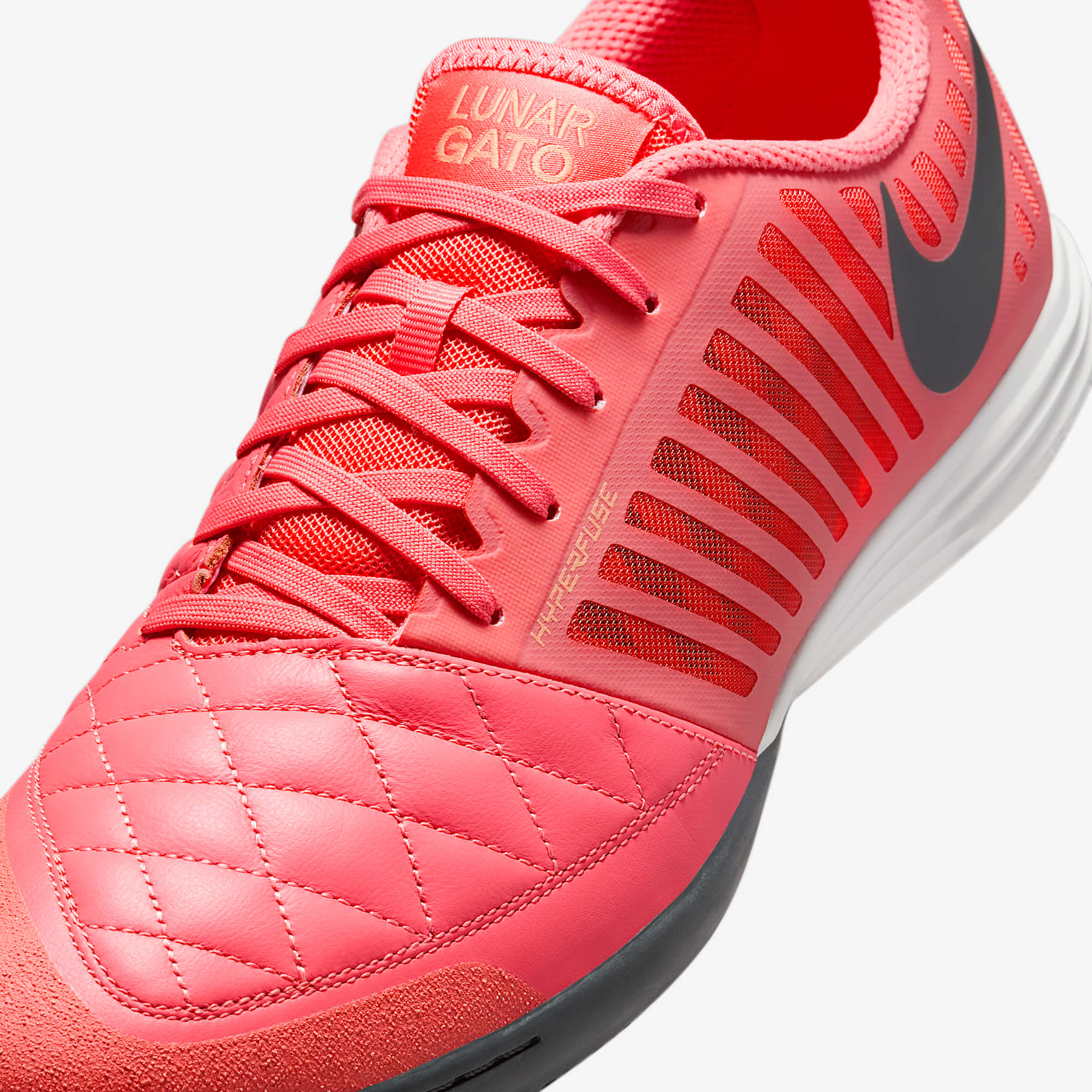 Nike Lunargato II Indoor/Court Low-Top Soccer Shoes