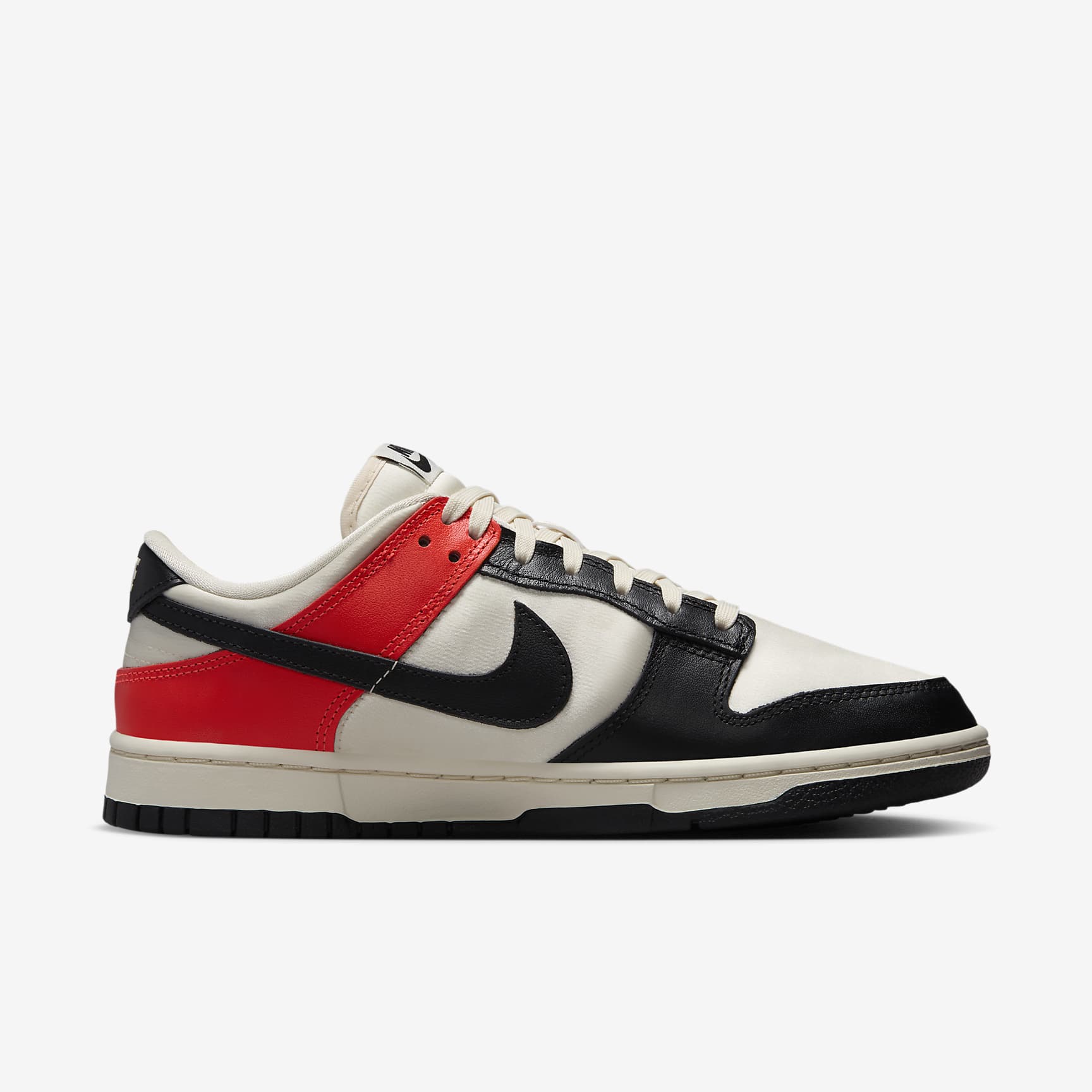 Nike Dunk Low SE Women's Shoes