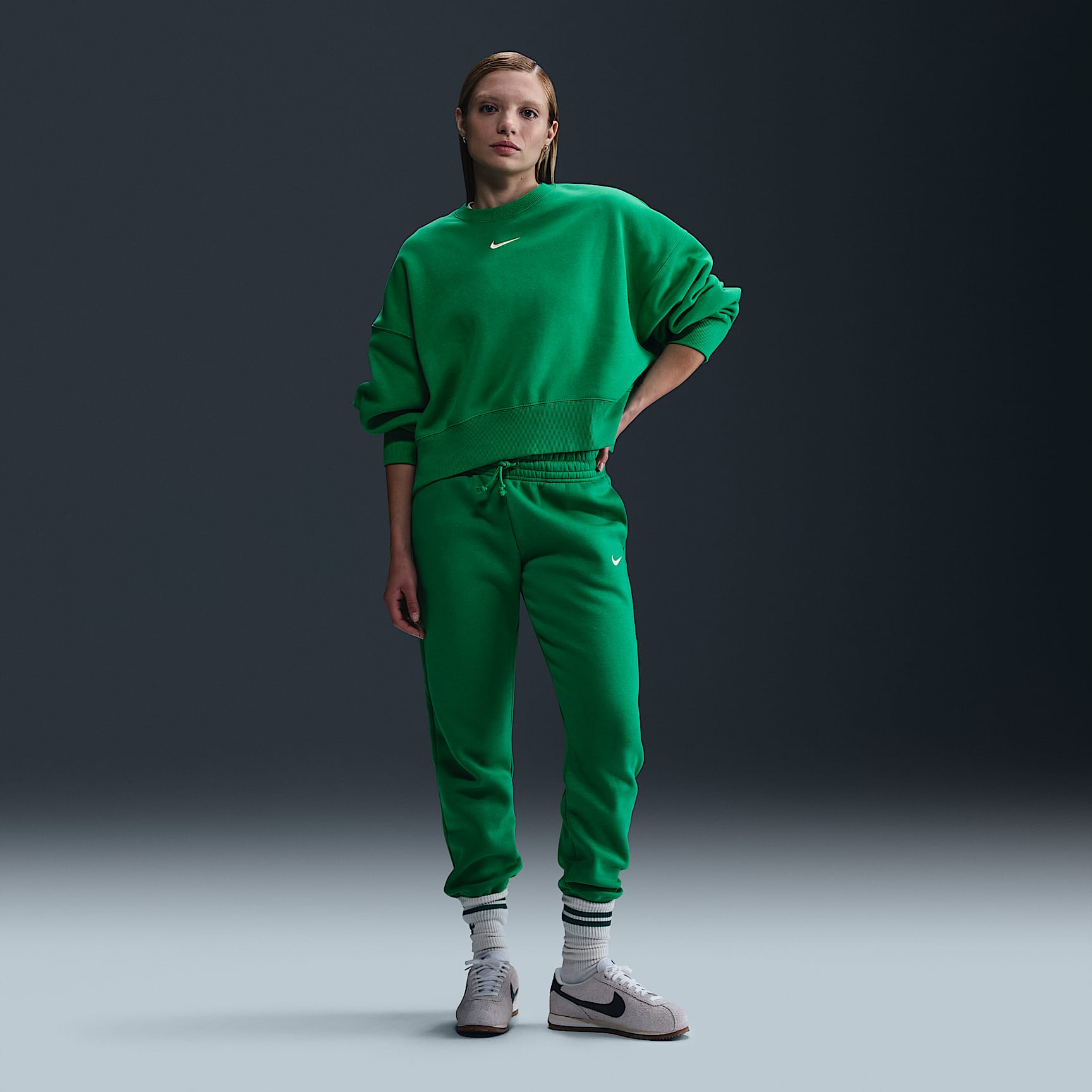 Nike Sportswear Phoenix Fleece Women's Over-Oversized Crew-Neck Sweatshirt