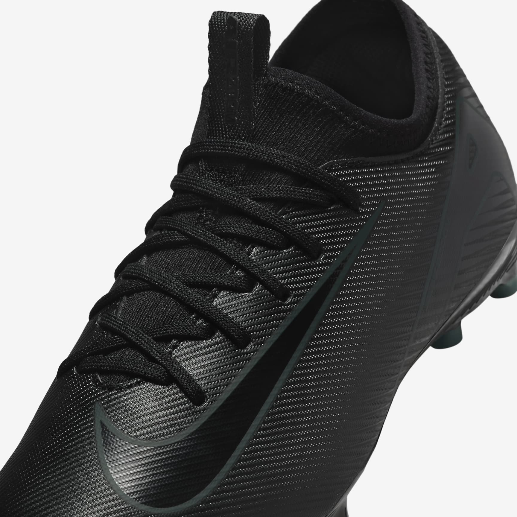 Nike Jr. Mercurial Vapor 16 Academy Little/Big Kids' MG Low-Top Soccer Cleats
