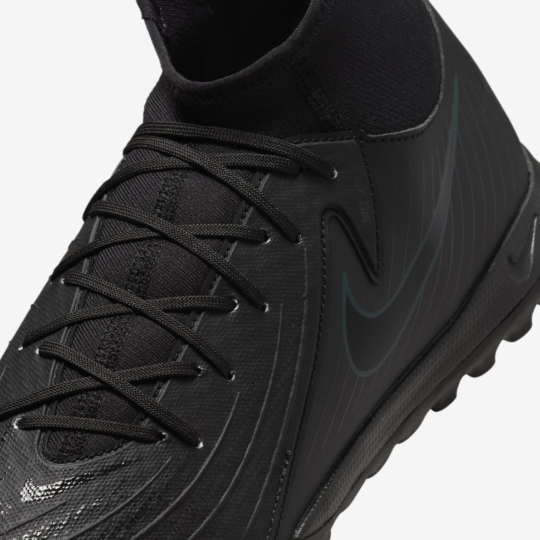 Nike Phantom Luna 2 Academy TF High-Top Soccer Shoes