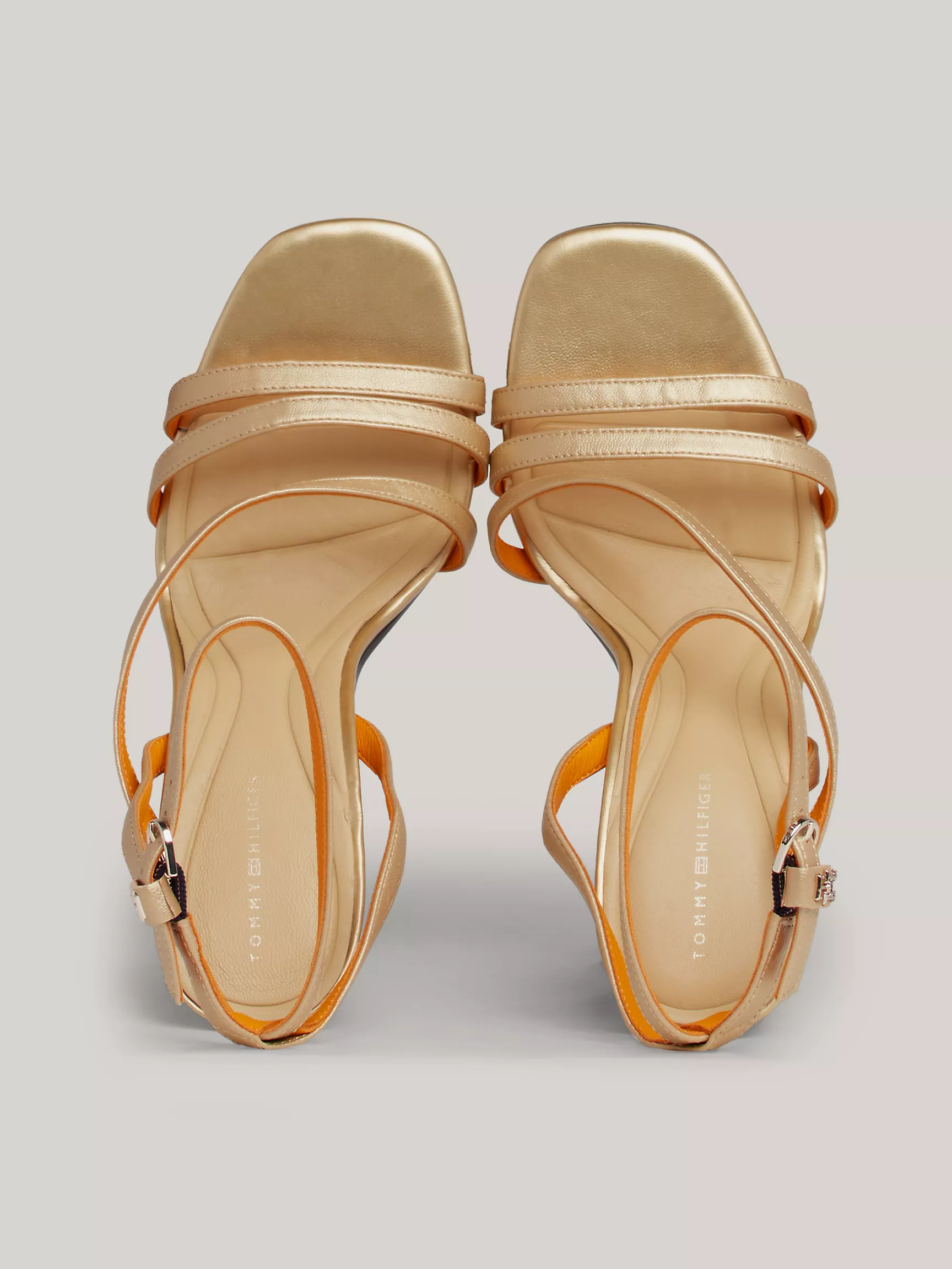 Женская обувь Tommy Hilfiger, Кожаные сандалии с металлическим блочным каблуком TH