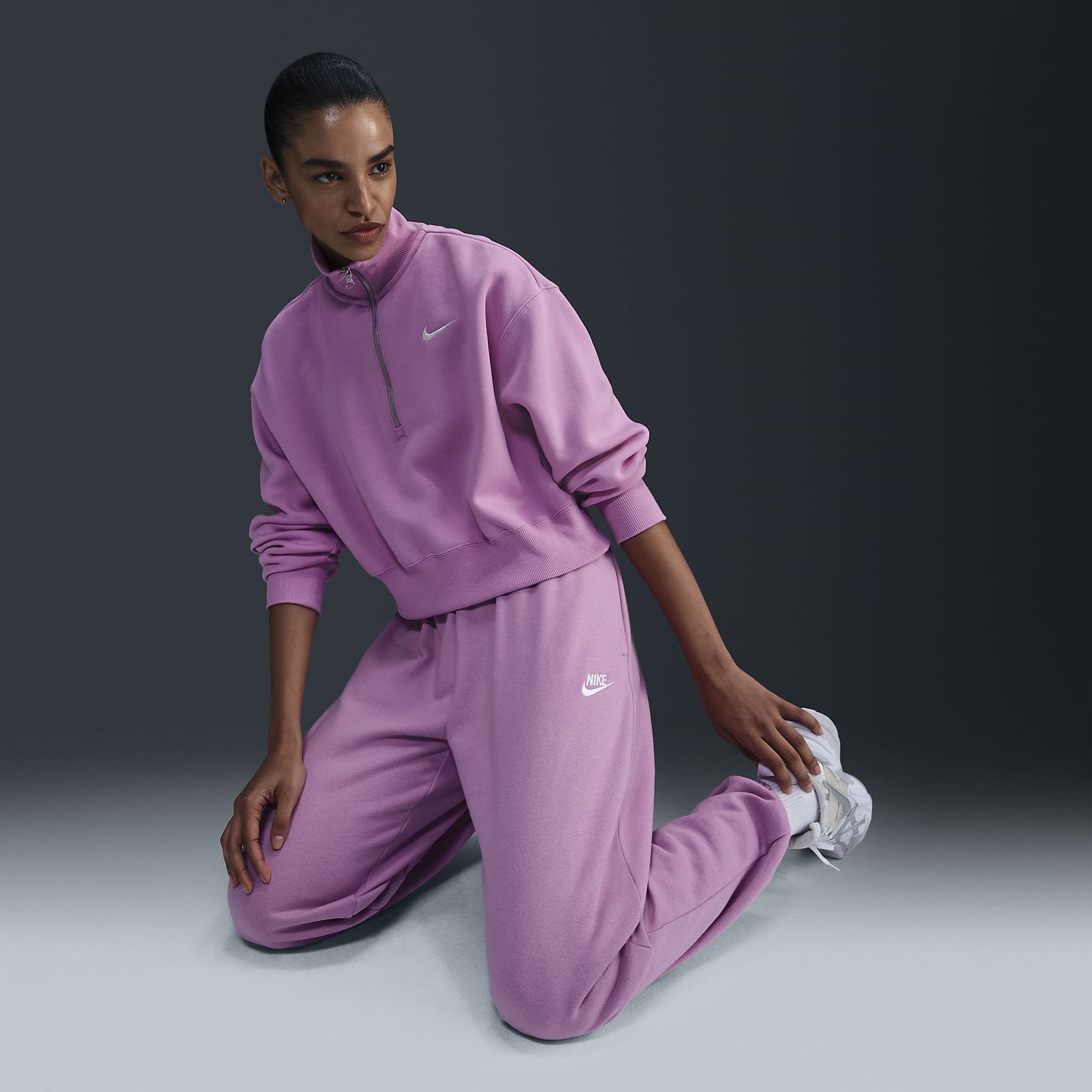 Nike Sportswear Club Fleece Women's Mid-Rise Oversized Sweatpants
