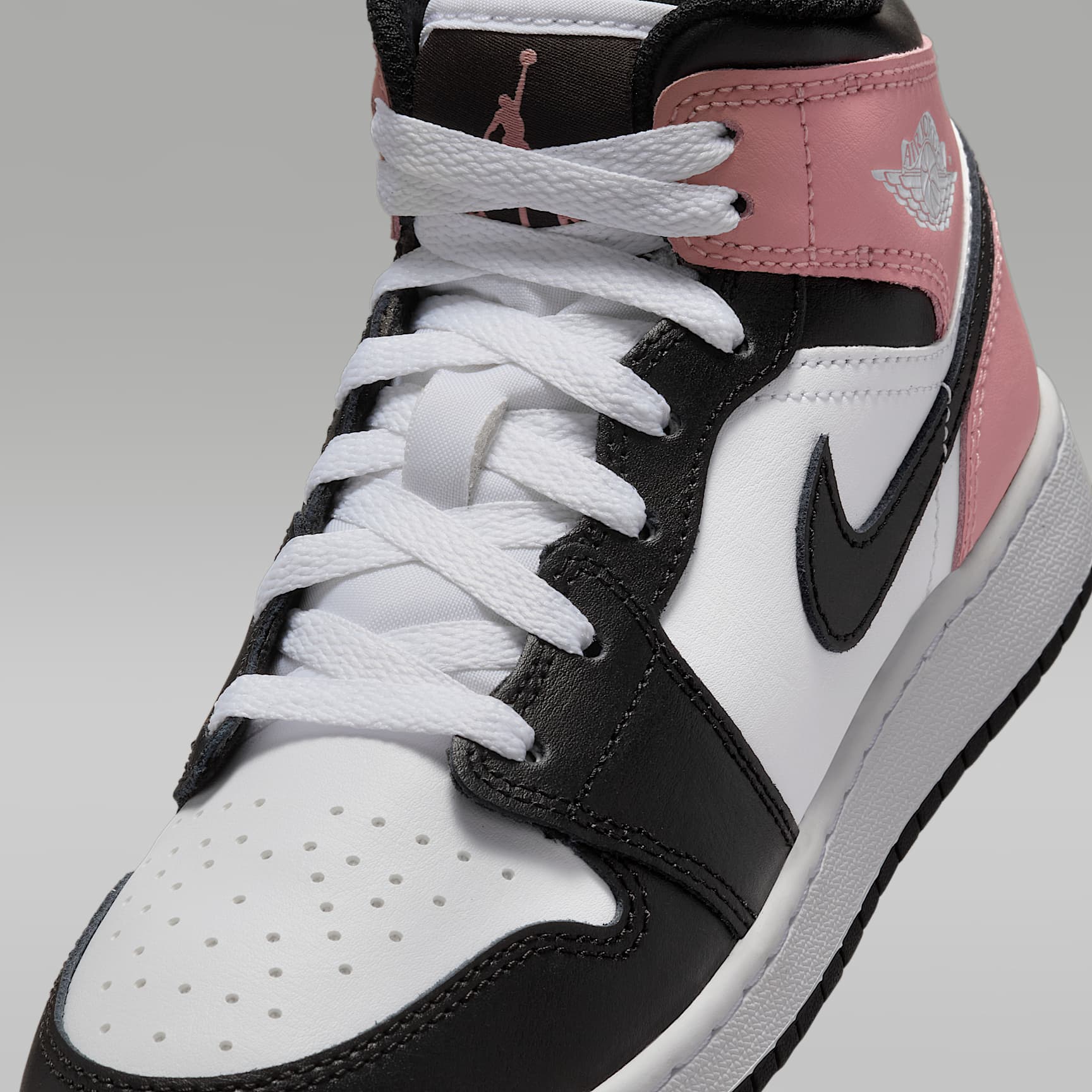 Air Jordan 1 Mid Big Kids' Shoes