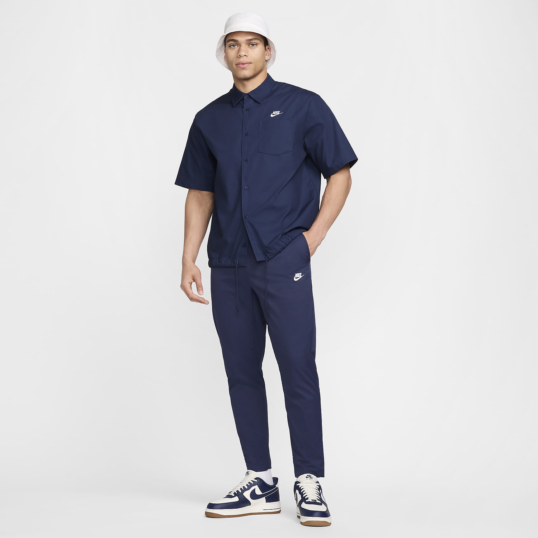 Nike Club Men's Woven Tapered Leg Pants