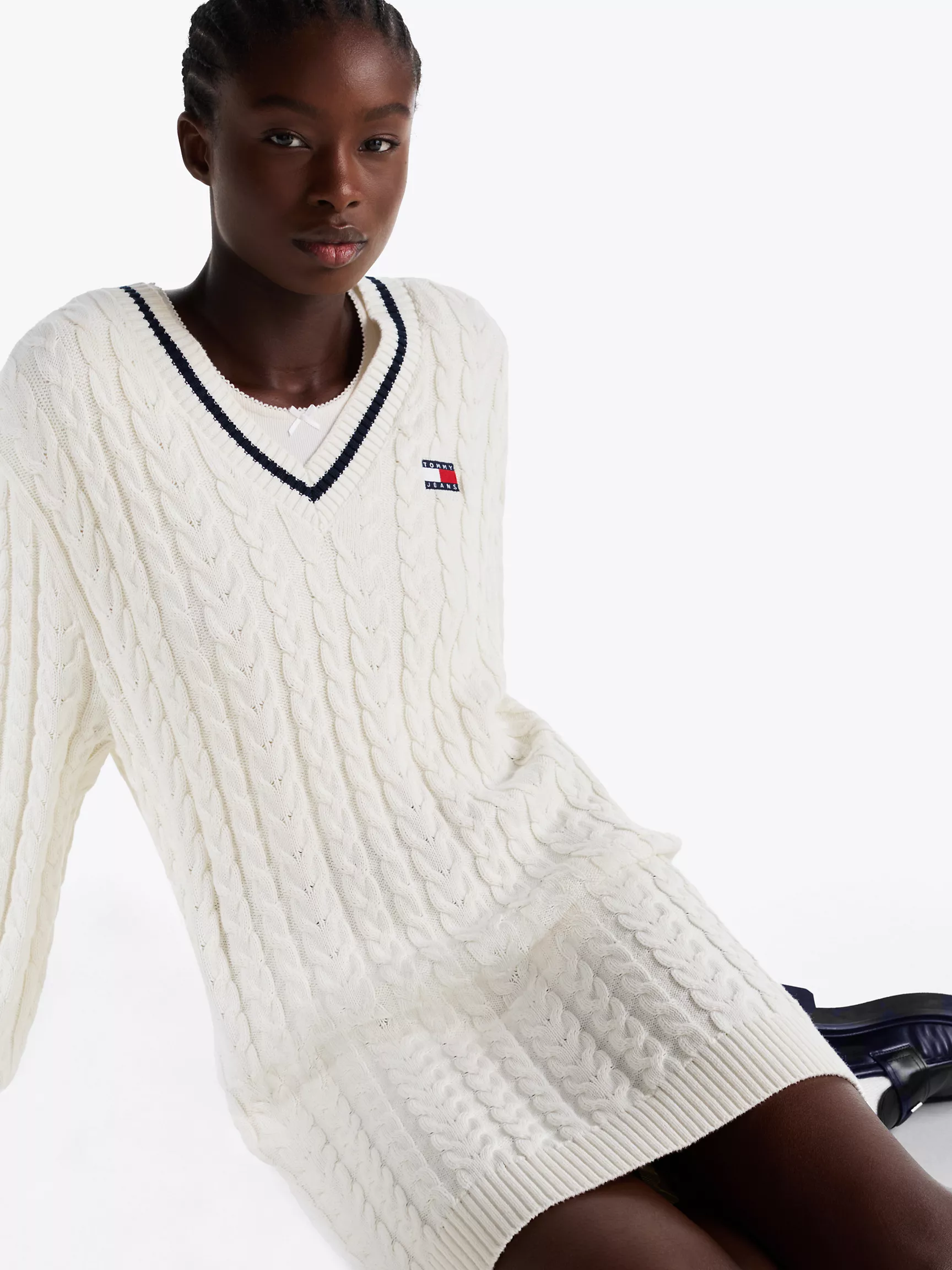 Женское платье Tommy Hilfiger, Вязаное платье-свитер с узором "косы" и нашивкой Tommy