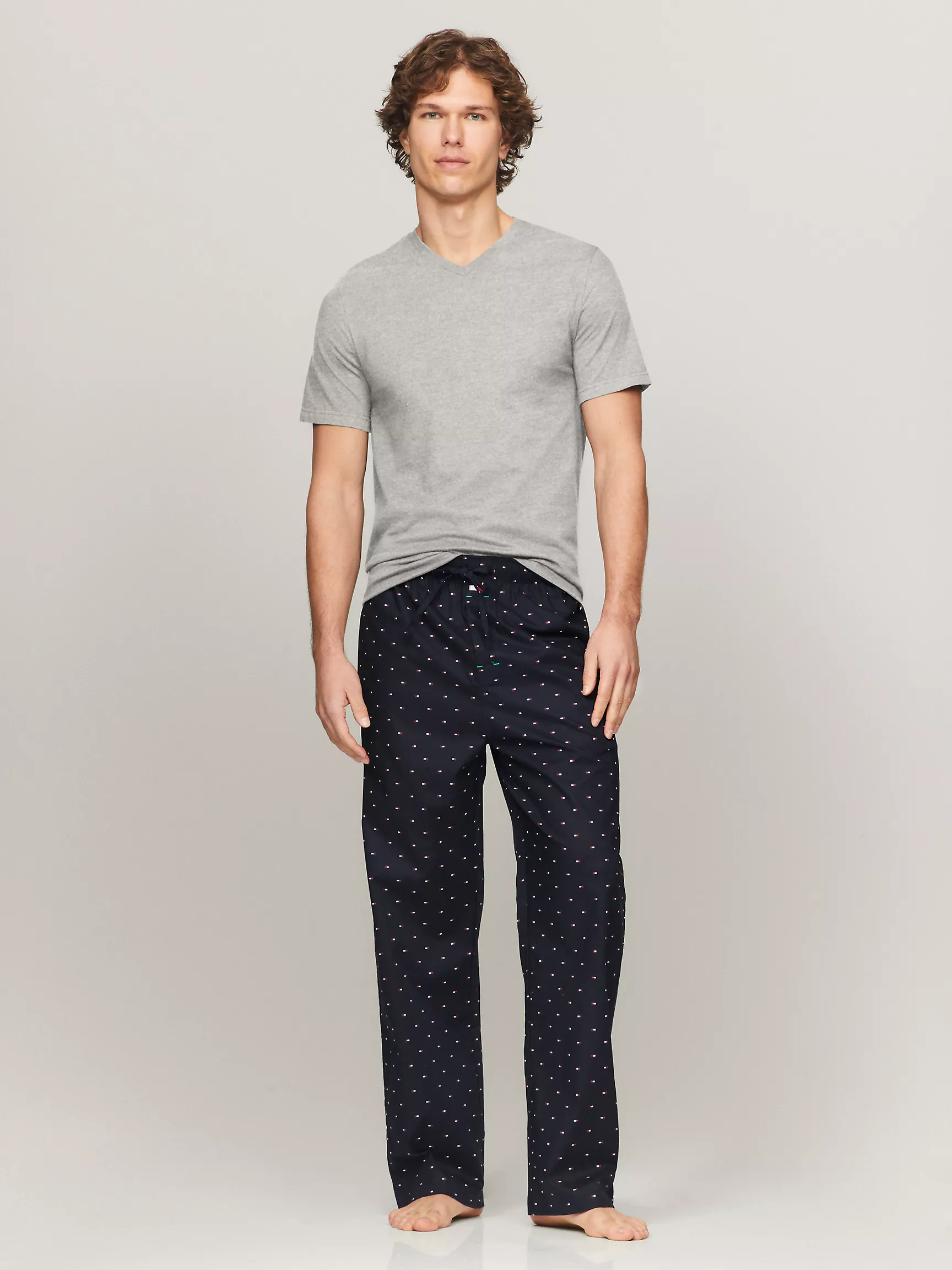 Мужское нижнее белье Tommy Hilfiger, Набор из 3 классических хлопковых футболок с V-образным вырезом