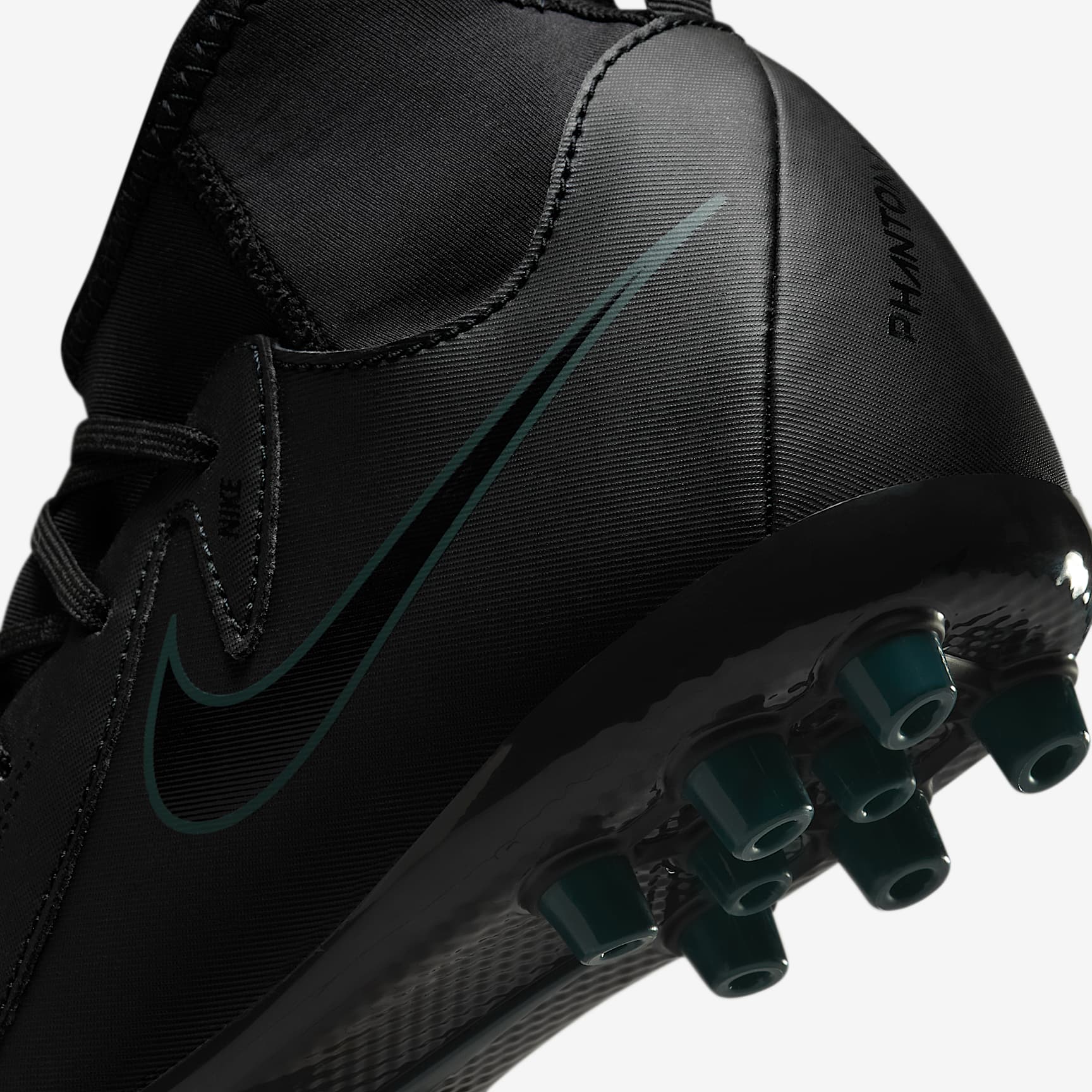 Nike Jr. Phantom Luna 2 Academy Little/Big Kids' AG High-Top Soccer Cleats