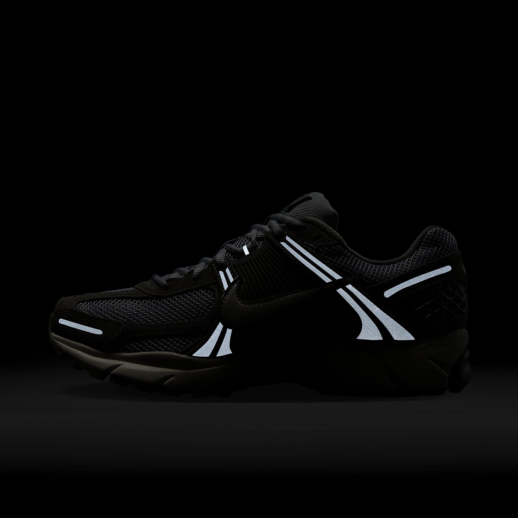 Nike Zoom Vomero 5 Men's Shoes