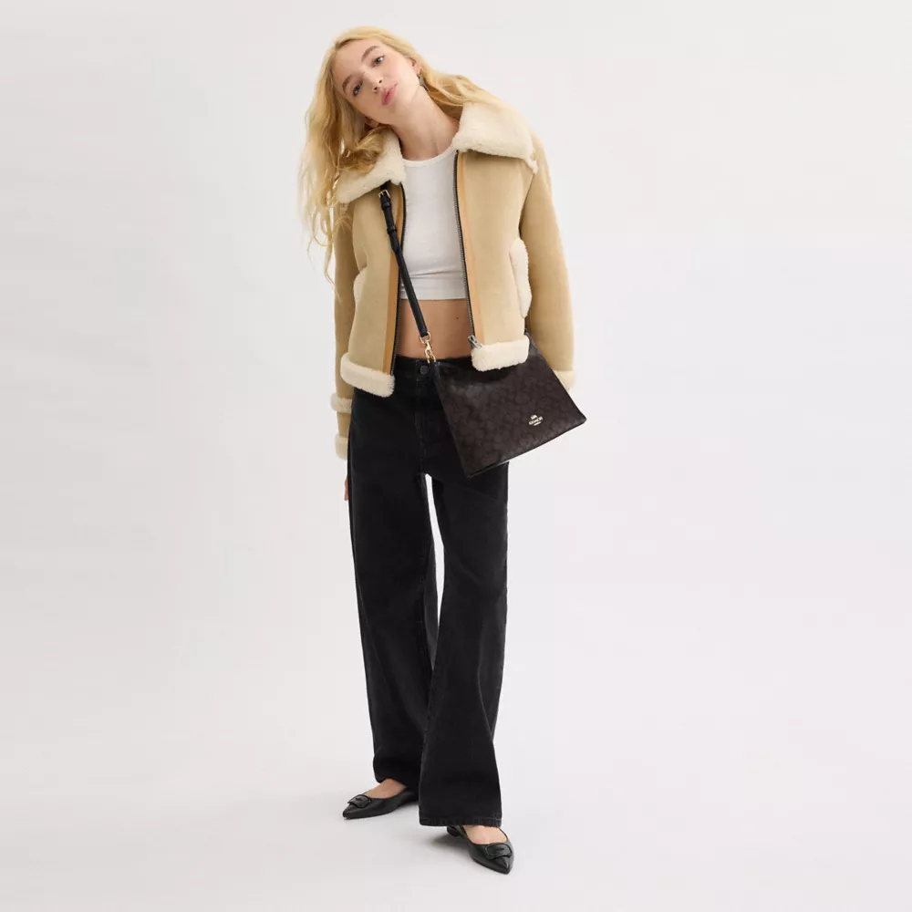 Сумка COACH Laurel Shoulder Bag In Signature Canvas