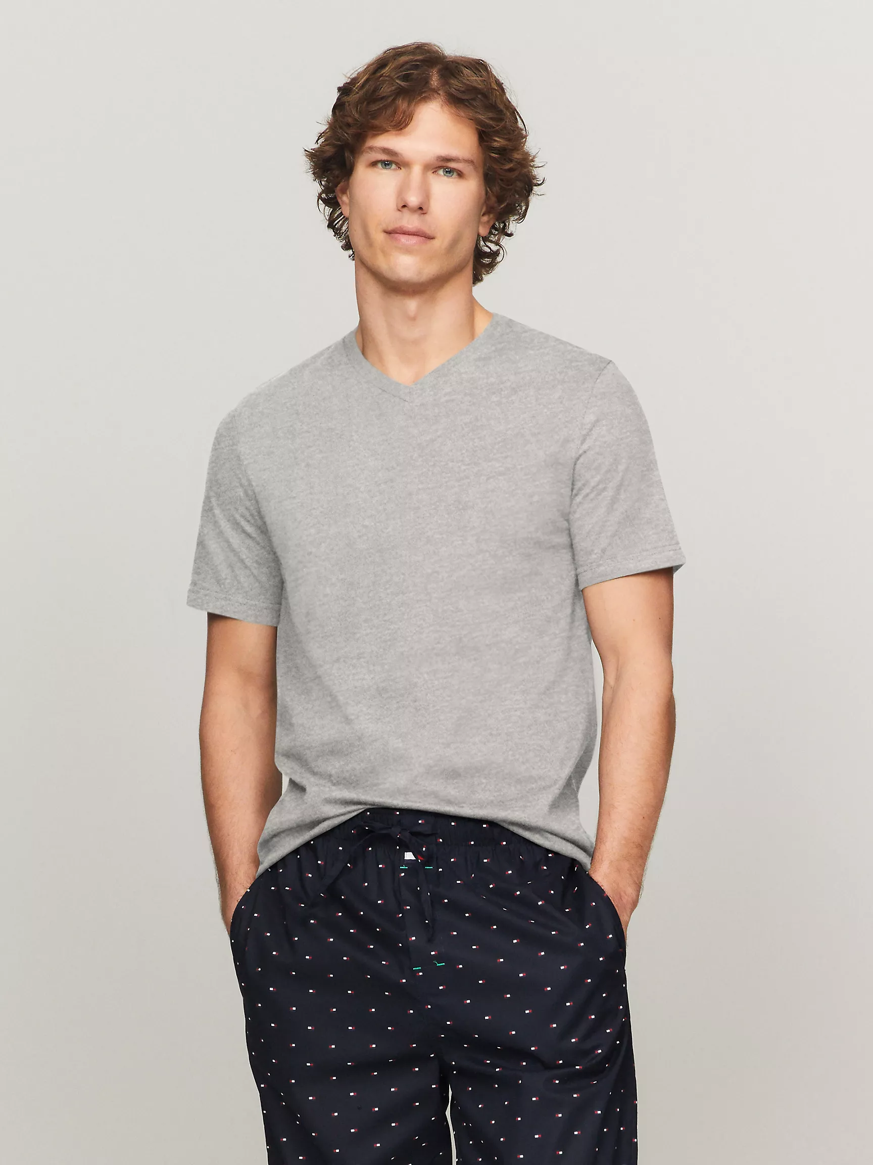 Мужское нижнее белье Tommy Hilfiger, Набор из 3 классических хлопковых футболок с V-образным вырезом