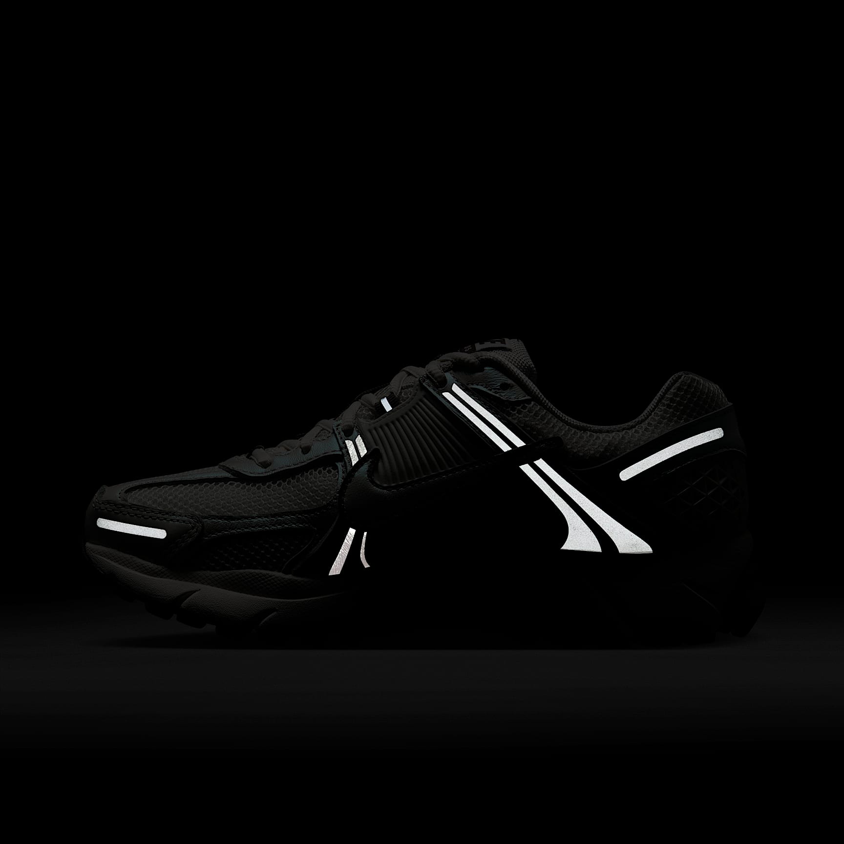 Nike Zoom Vomero 5 Women's Shoes