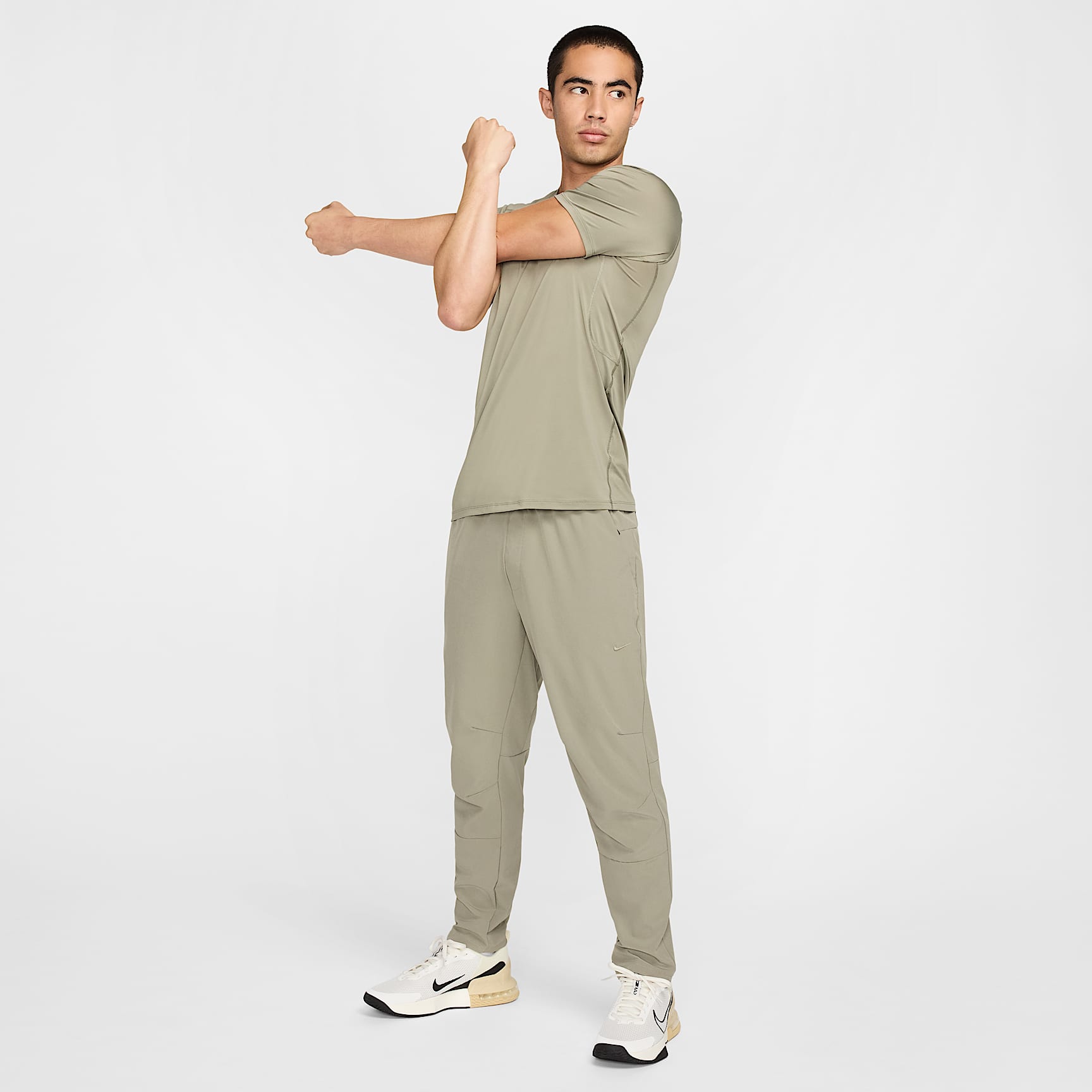 Nike Unlimited Men's Dri-FIT Tapered Leg Versatile Pants