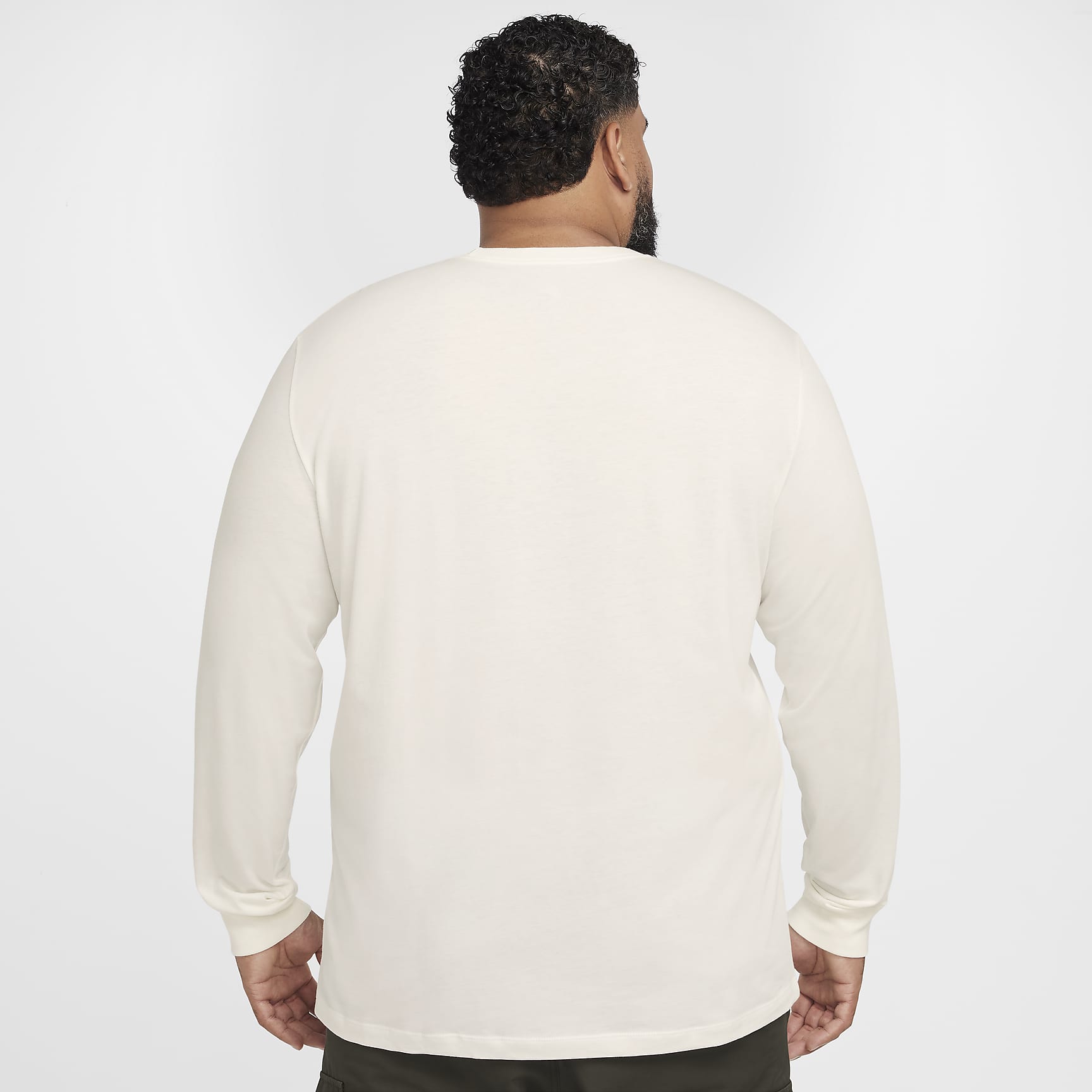Nike Sportswear Club Long-Sleeve T-Shirt