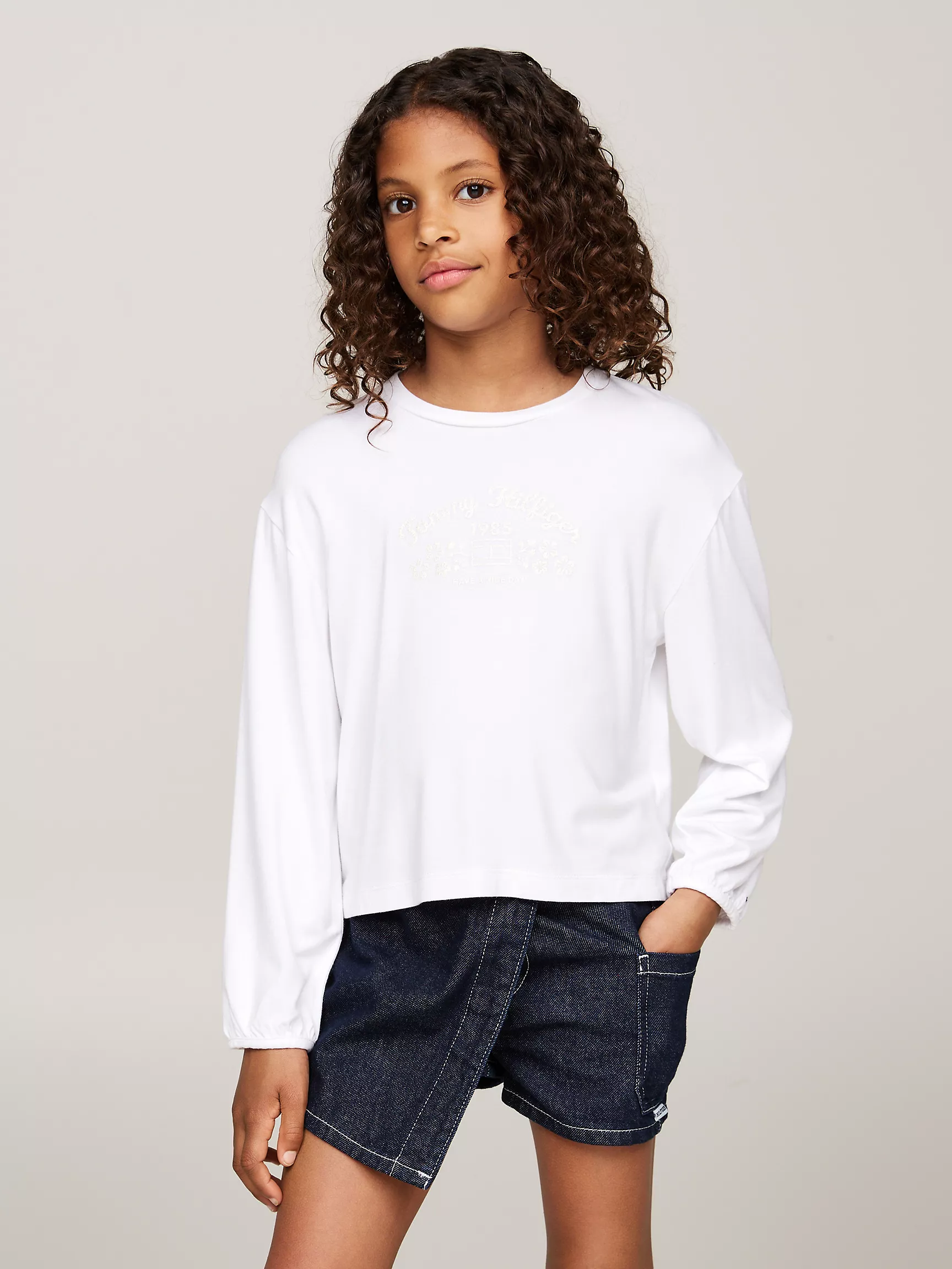 Футболка для девочек Tommy Hilfiger, Детская футболка с логотипом и блестящим цветочным узором