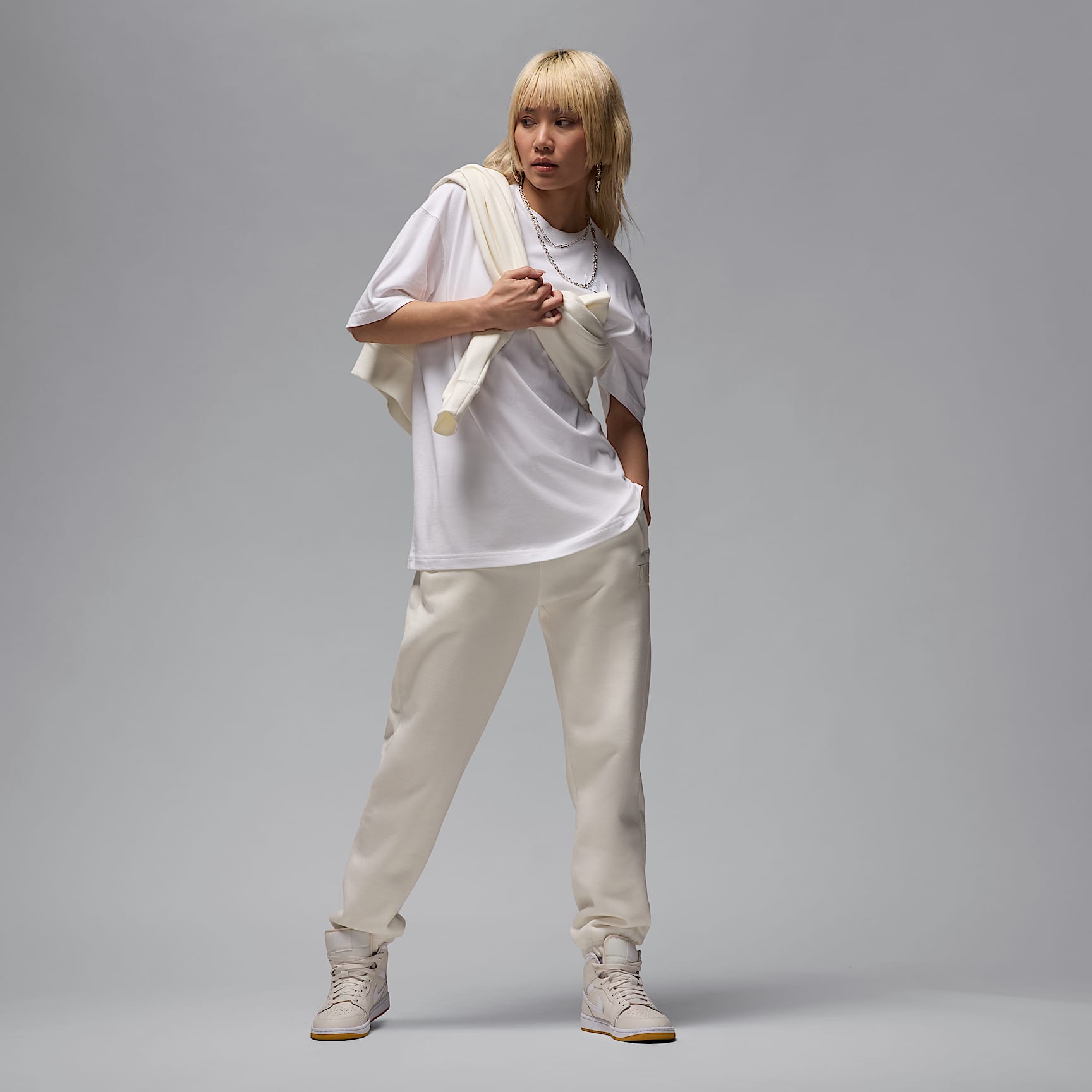 Jordan Flight Essentials Women's Oversized T-Shirt