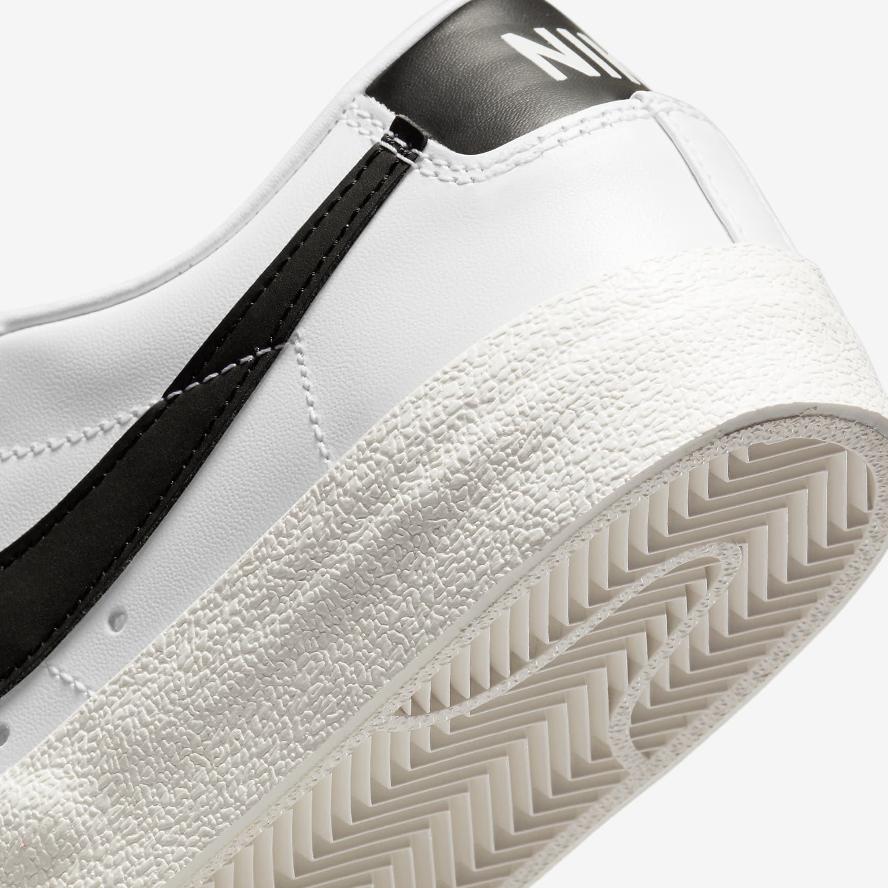 Nike Blazer Low '77 Women's Shoes