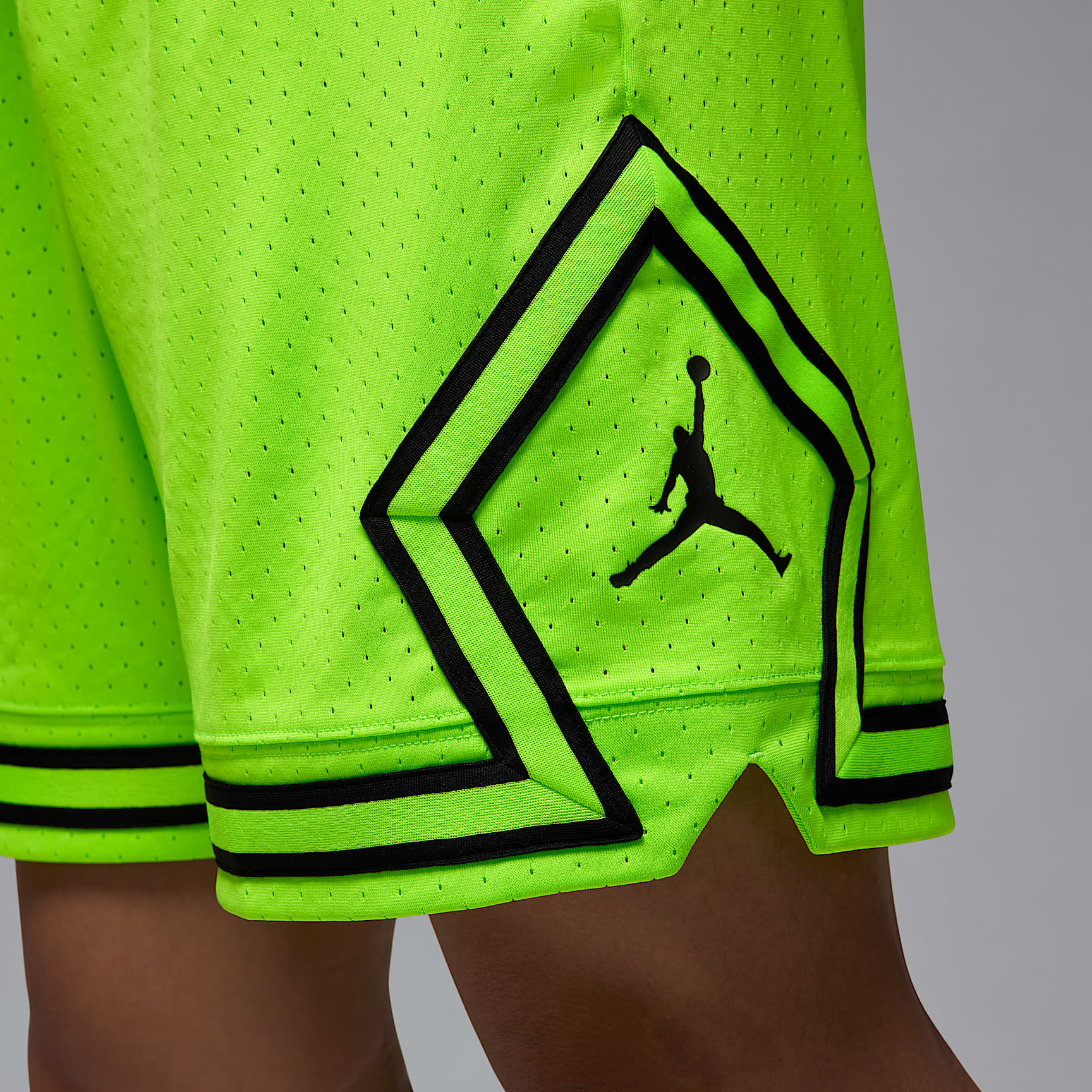 Jordan Sport Men's Dri-FIT Mesh Diamond Shorts