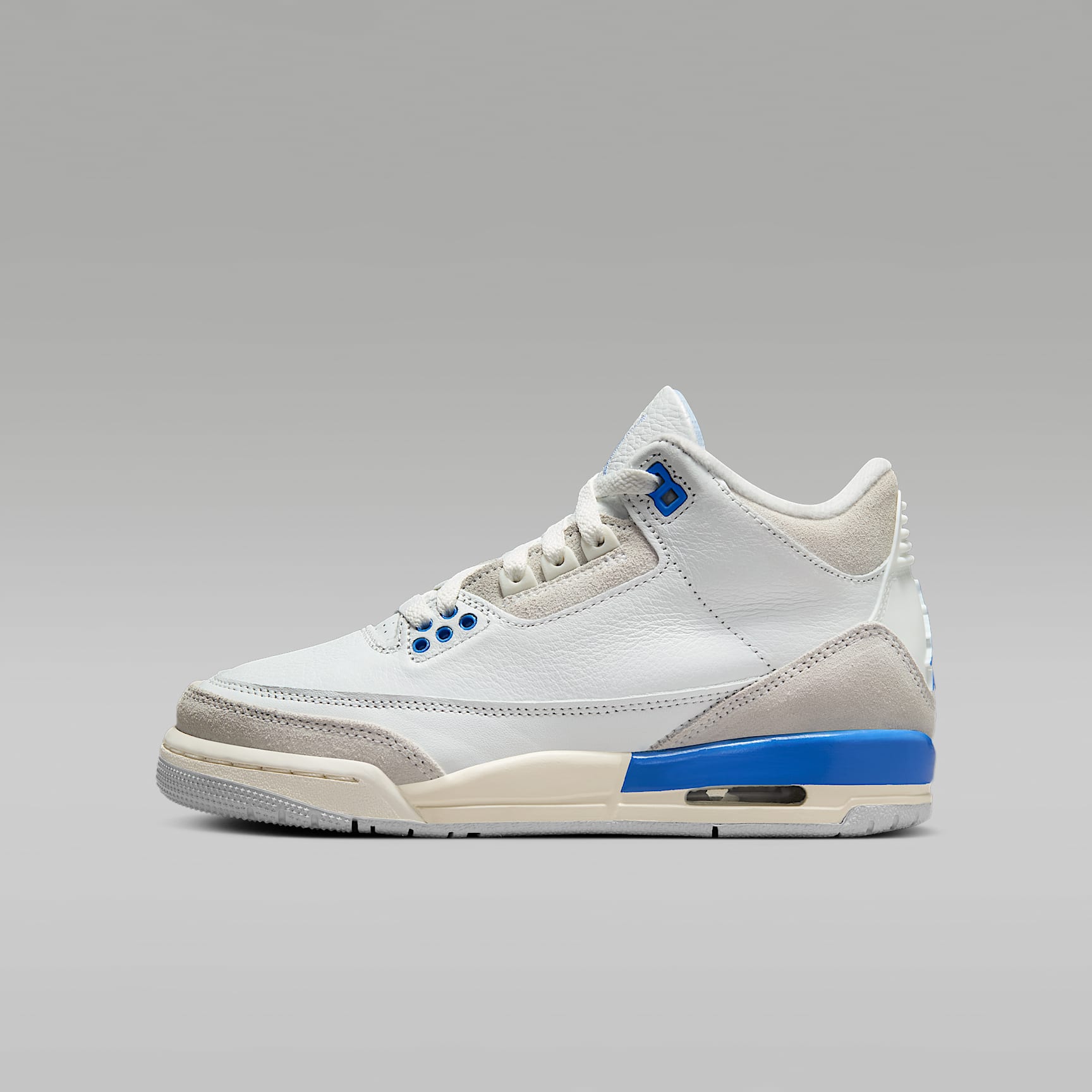 Air Jordan 3 Retro "Lucky Shorts" Big Kids' Shoes