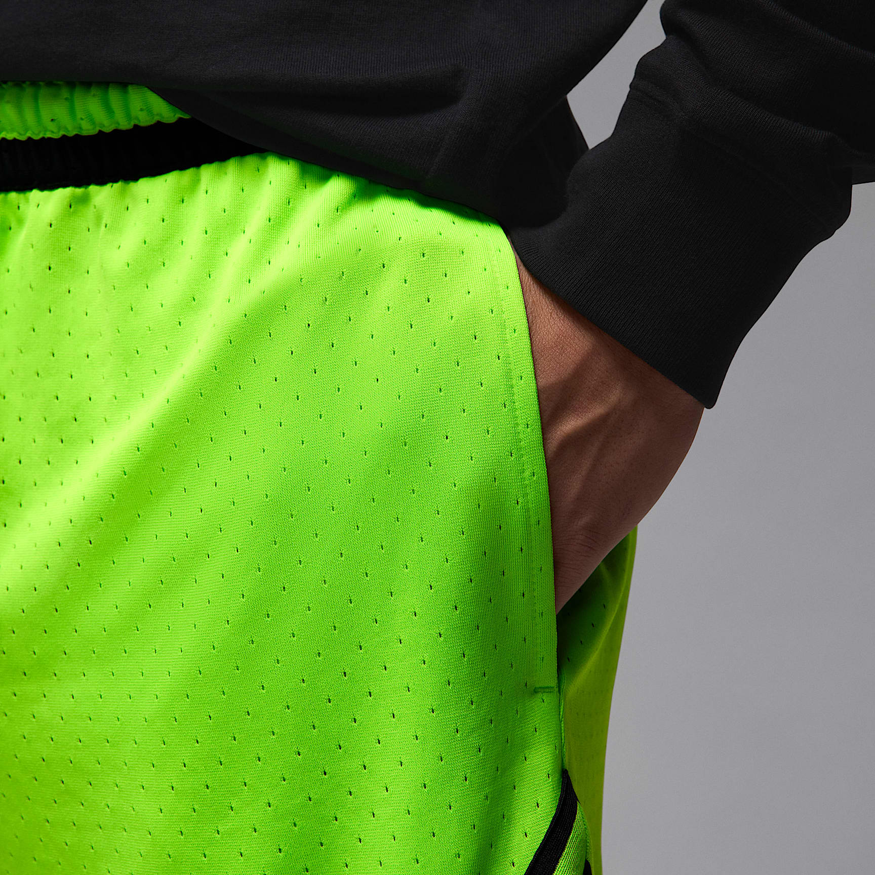 Jordan Sport Men's Dri-FIT Mesh Diamond Shorts