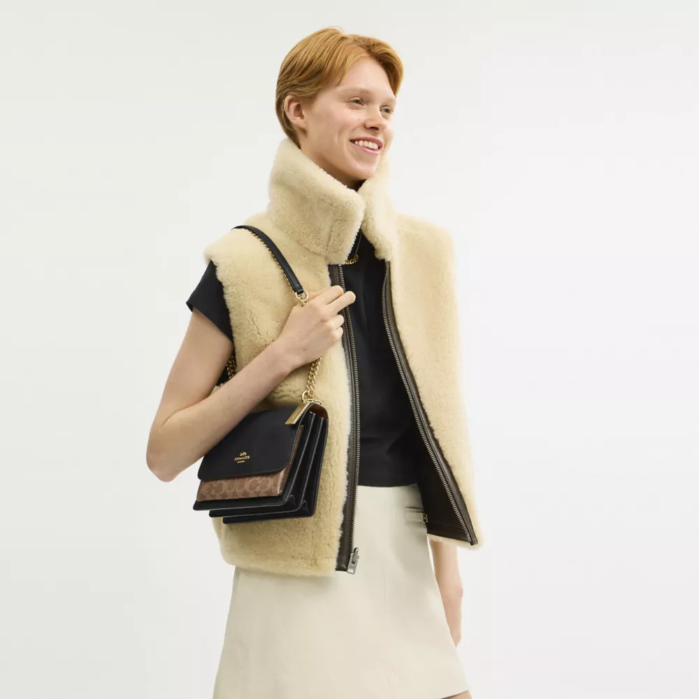 Сумка COACH Klare Crossbody Bag In Signature Canvas