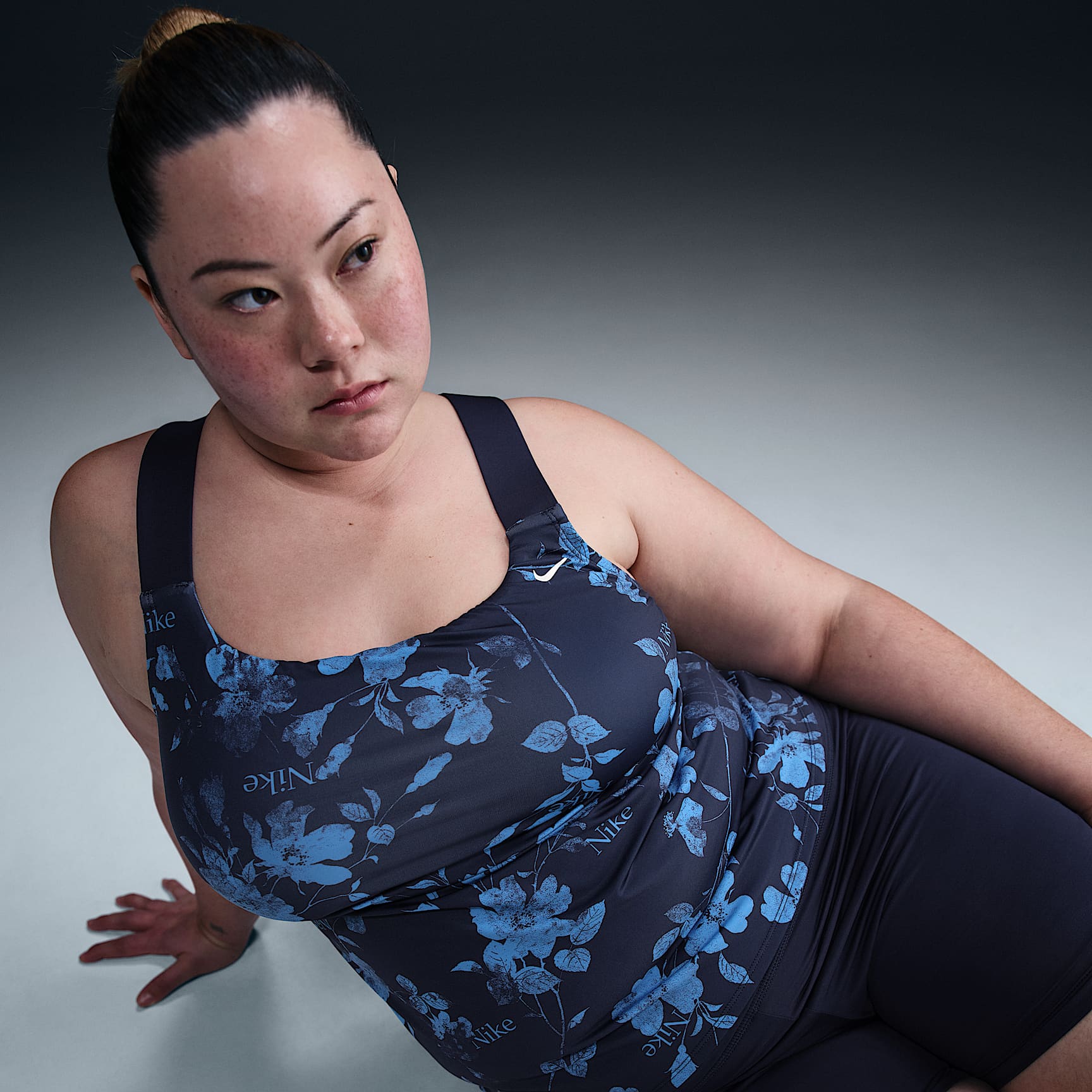 Nike Swim Essential Women's Scoop Neck Tankini- EXT