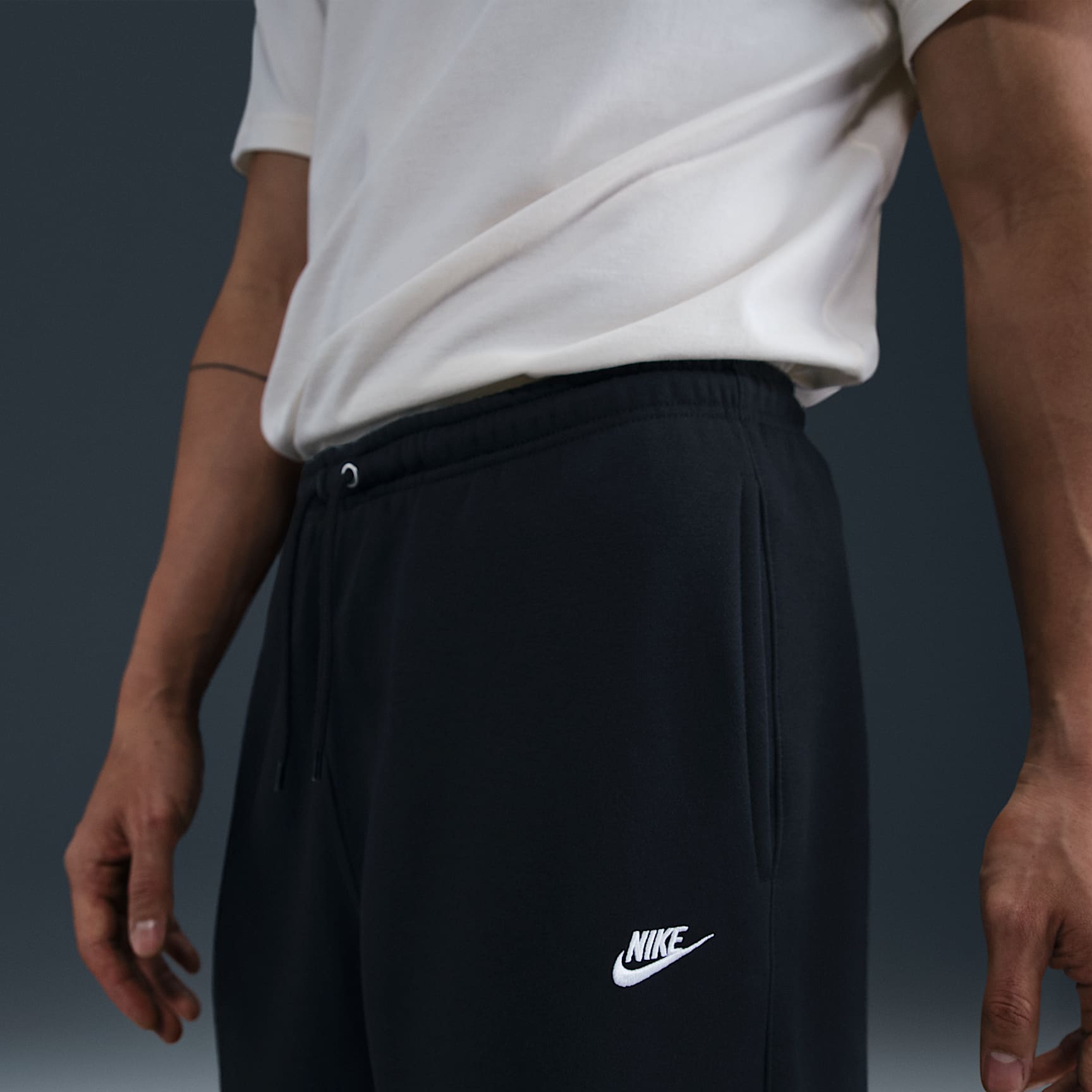Nike Club Men's Open-Hem Fleece Pants